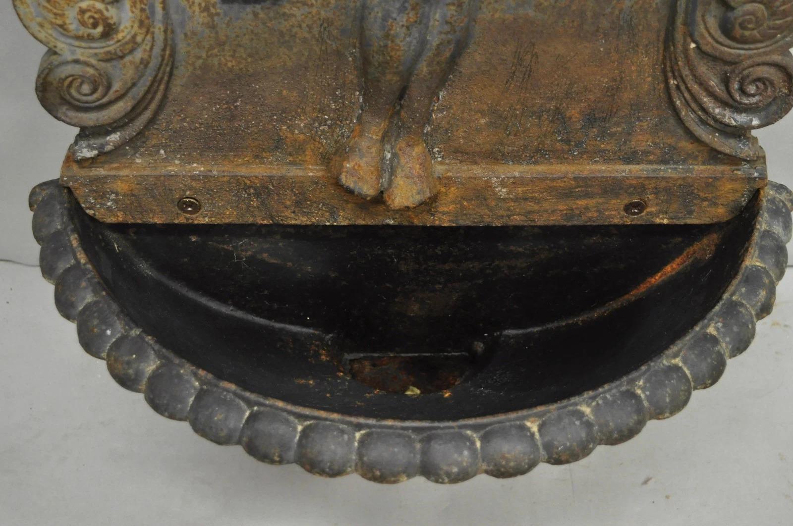 Fontaine de jardin murale en fonte, vierge nue, de style néoclassique français vintage Bon état - En vente à Philadelphia, PA