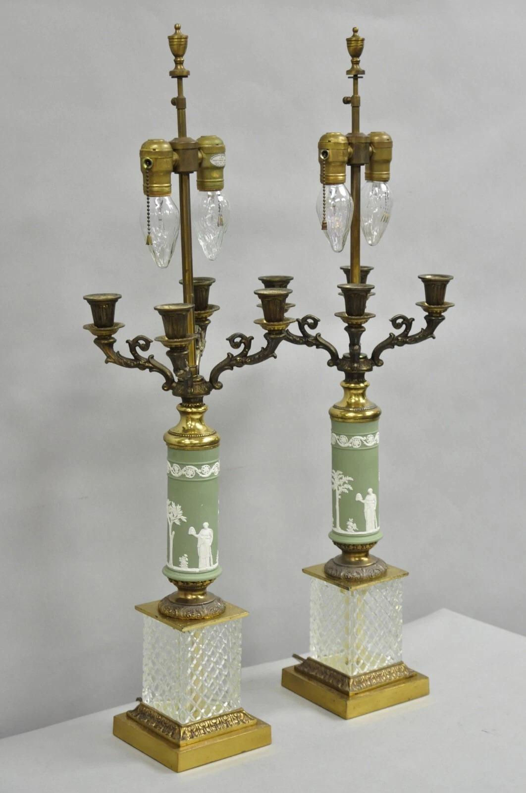 Pareja de lámparas de sobremesa neoclásicas francesas vintage de jaspe verde en venta 5