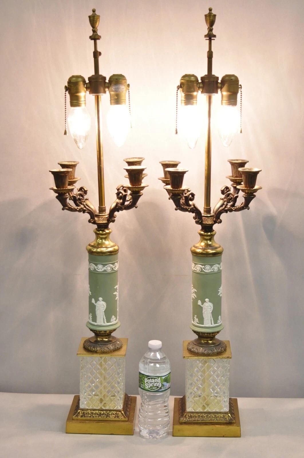 Lámparas de mesa de jaspe verde neoclásicas francesas vintage de Wilmar Co. un par. Principios del siglo XX. Medidas: 35