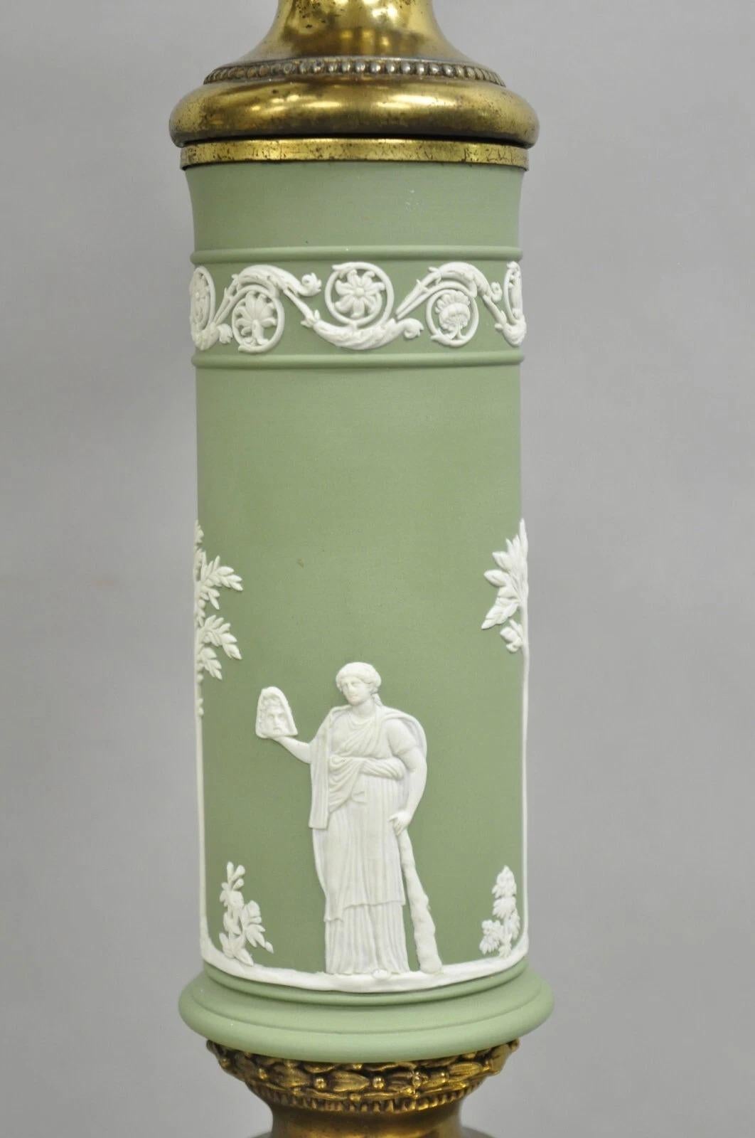 Pareja de lámparas de sobremesa neoclásicas francesas vintage de jaspe verde Desconocido en venta