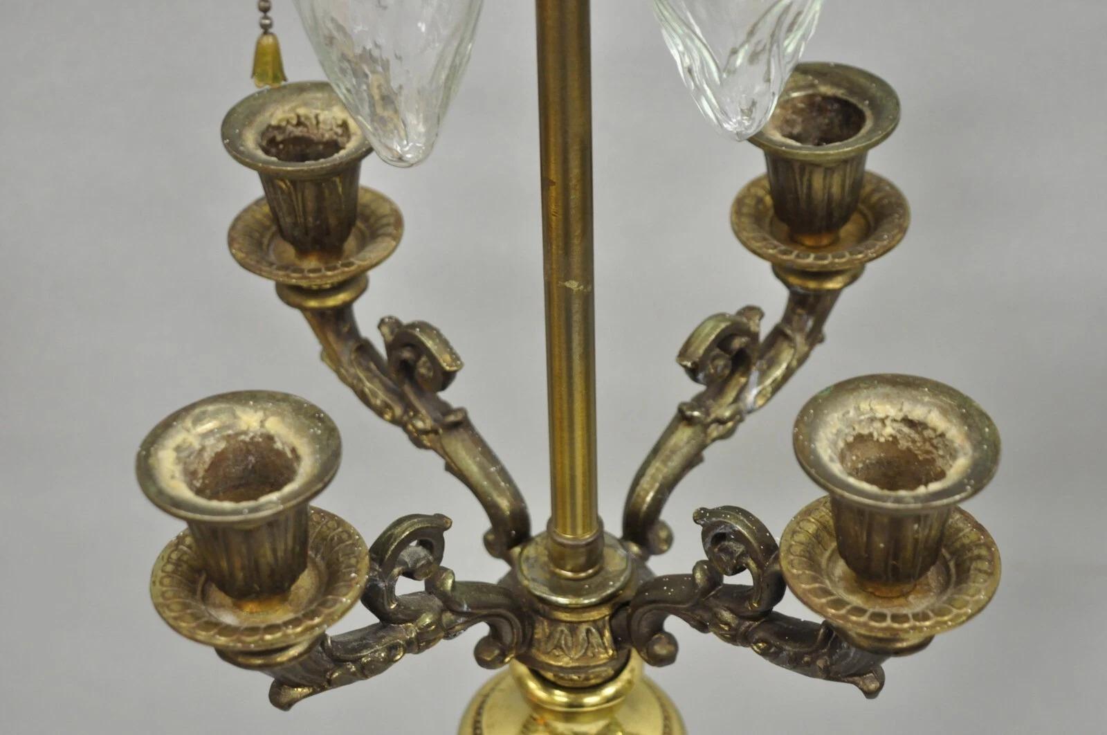 Pareja de lámparas de sobremesa neoclásicas francesas vintage de jaspe verde en venta 1