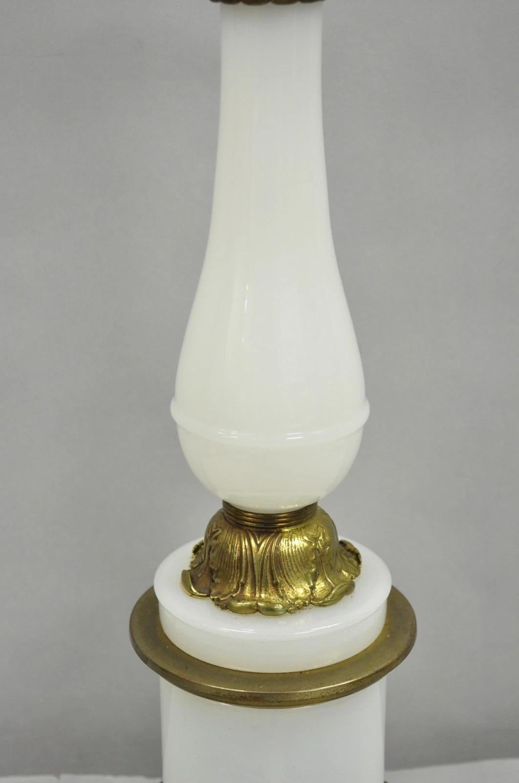 Vintage French Neoclassical Style White Opaline Glass Column Brass Table Lamp im Zustand „Gut“ im Angebot in Philadelphia, PA