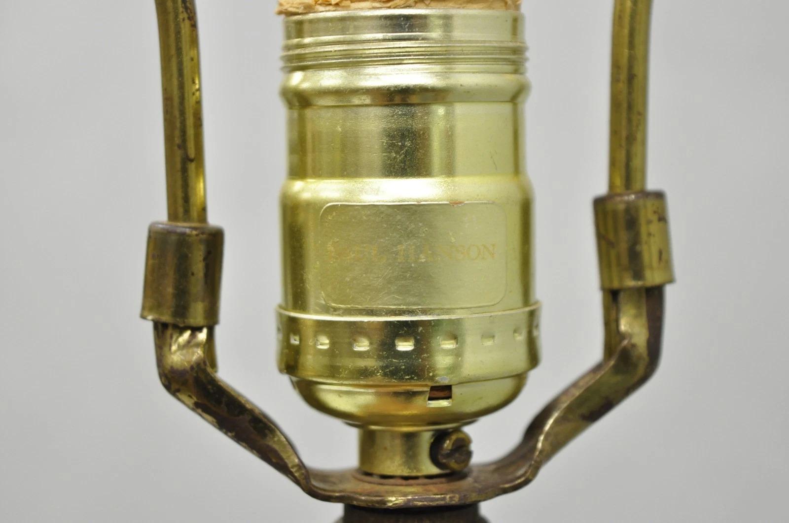 Lampe de table vintage néoclassique française en verre au lait blanc par Paul Hanson, paire en vente 6