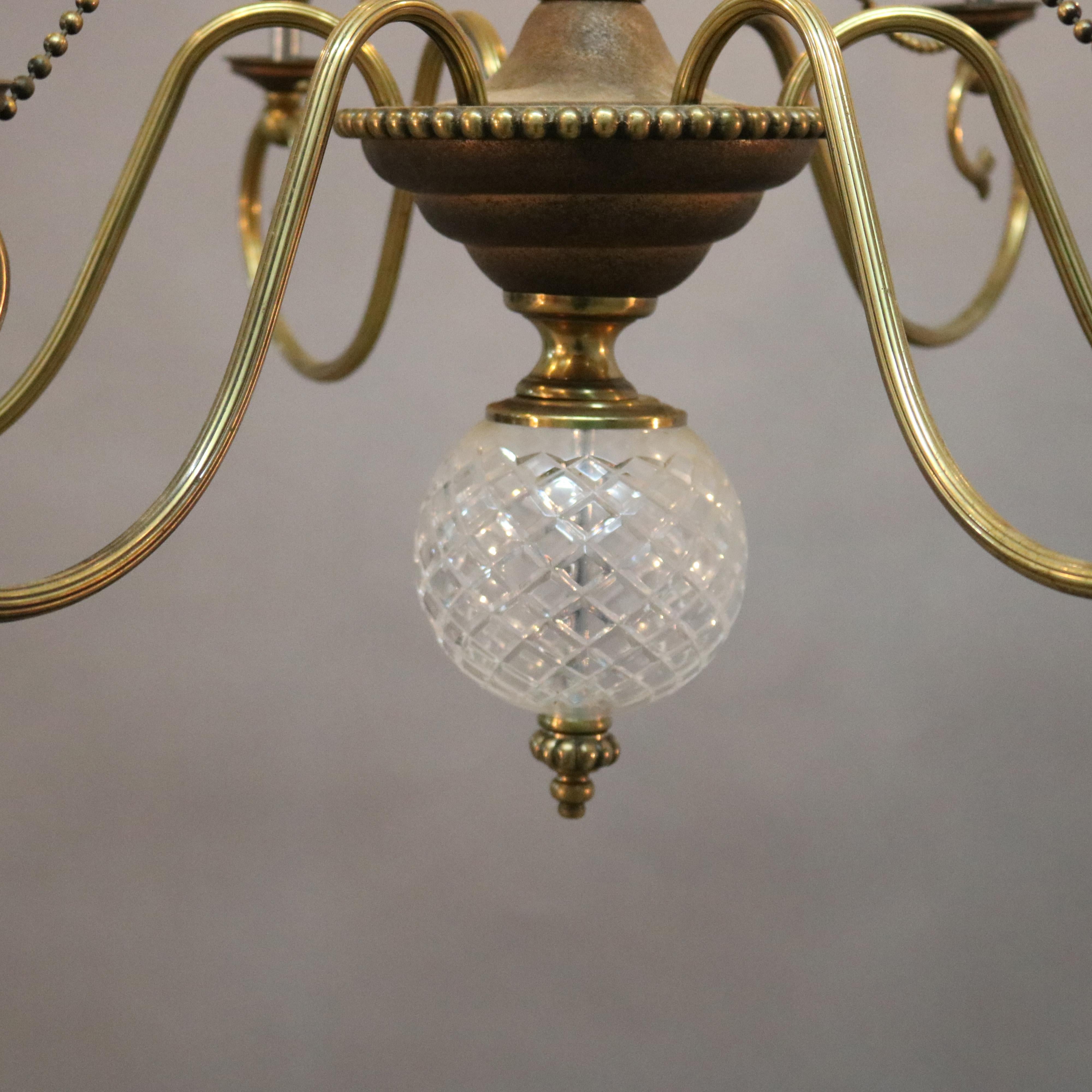 Lustre français vintage à neuf lumières à étages en laiton et cristal, XXe siècle en vente 3