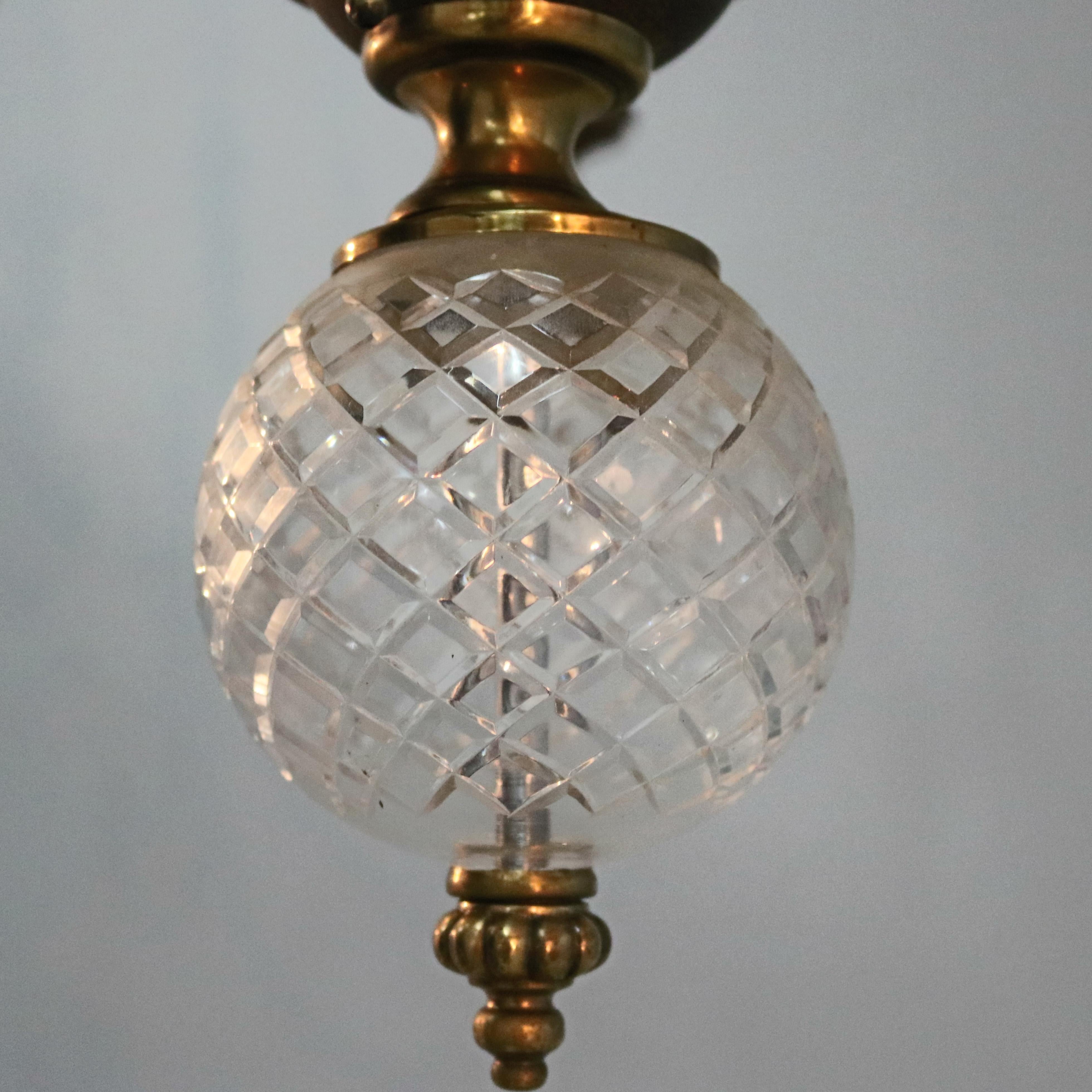 Lustre français vintage à neuf lumières à étages en laiton et cristal, XXe siècle en vente 5