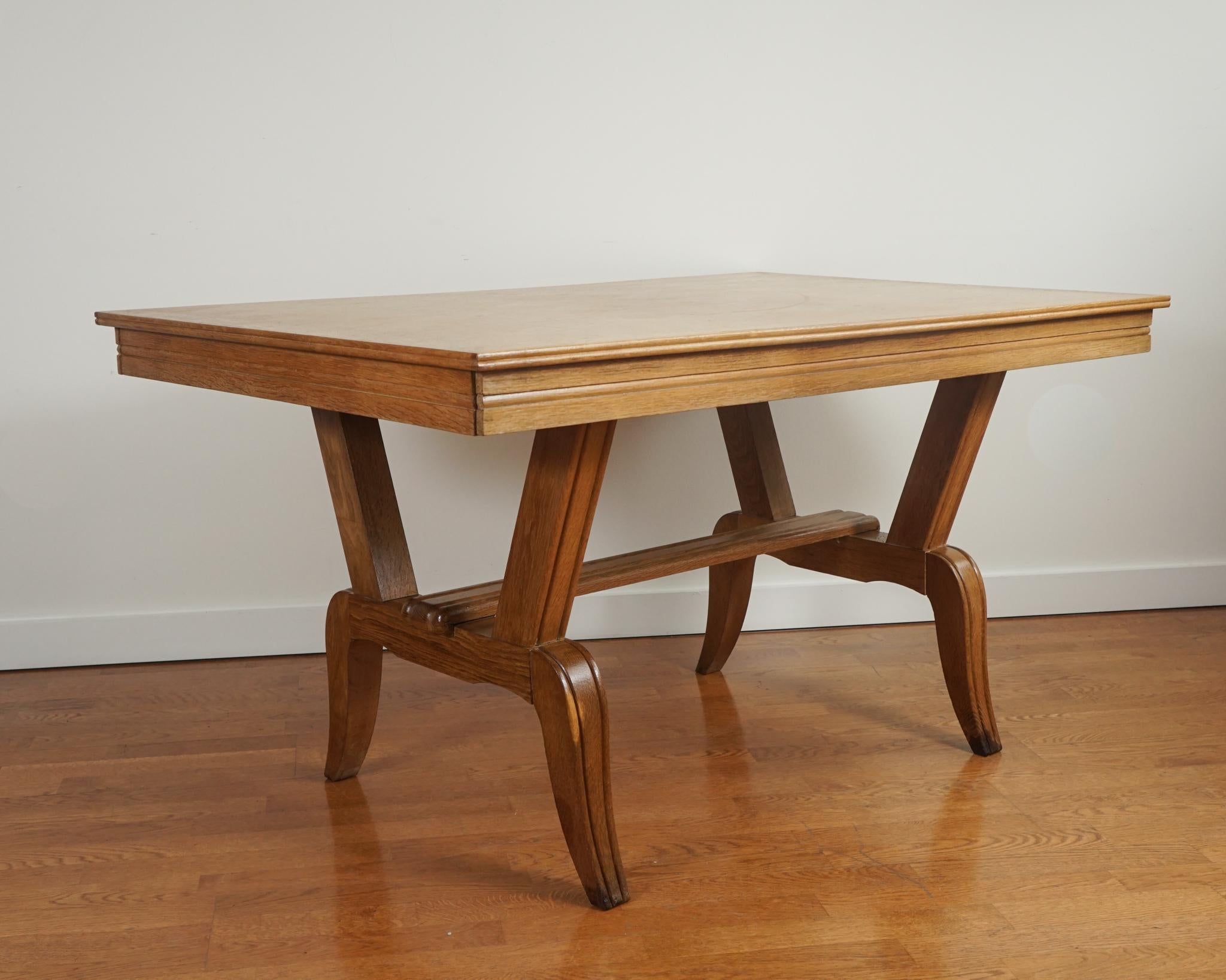 Vintage French Oak Dining Table In Good Condition In Hudson, NY