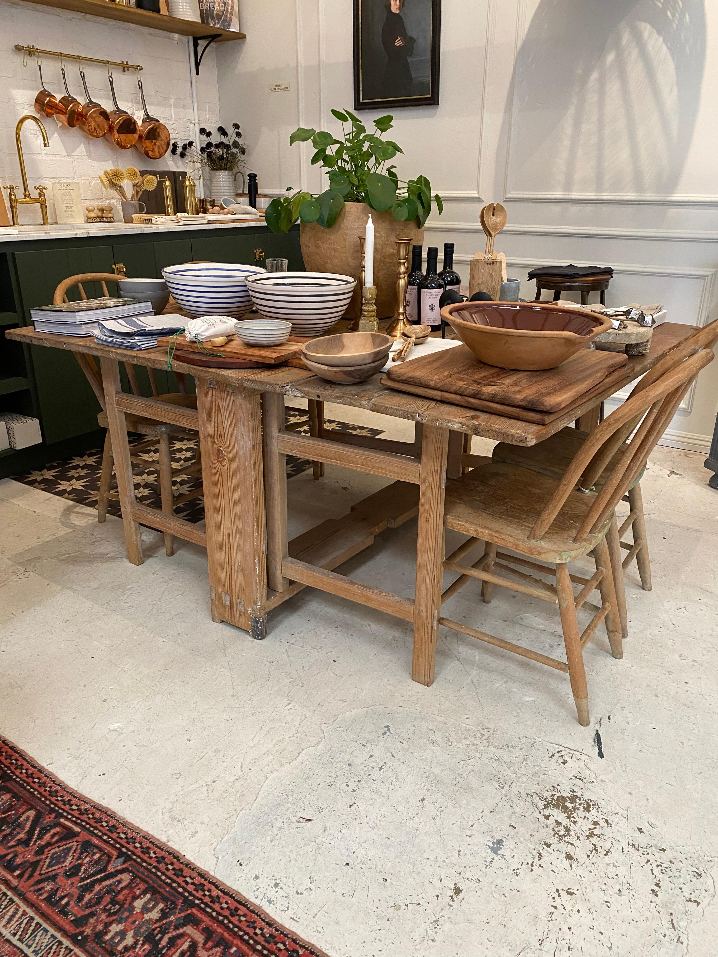 Vintage French Oak Wooden Farm Table  In Good Condition For Sale In Los Angeles, CA