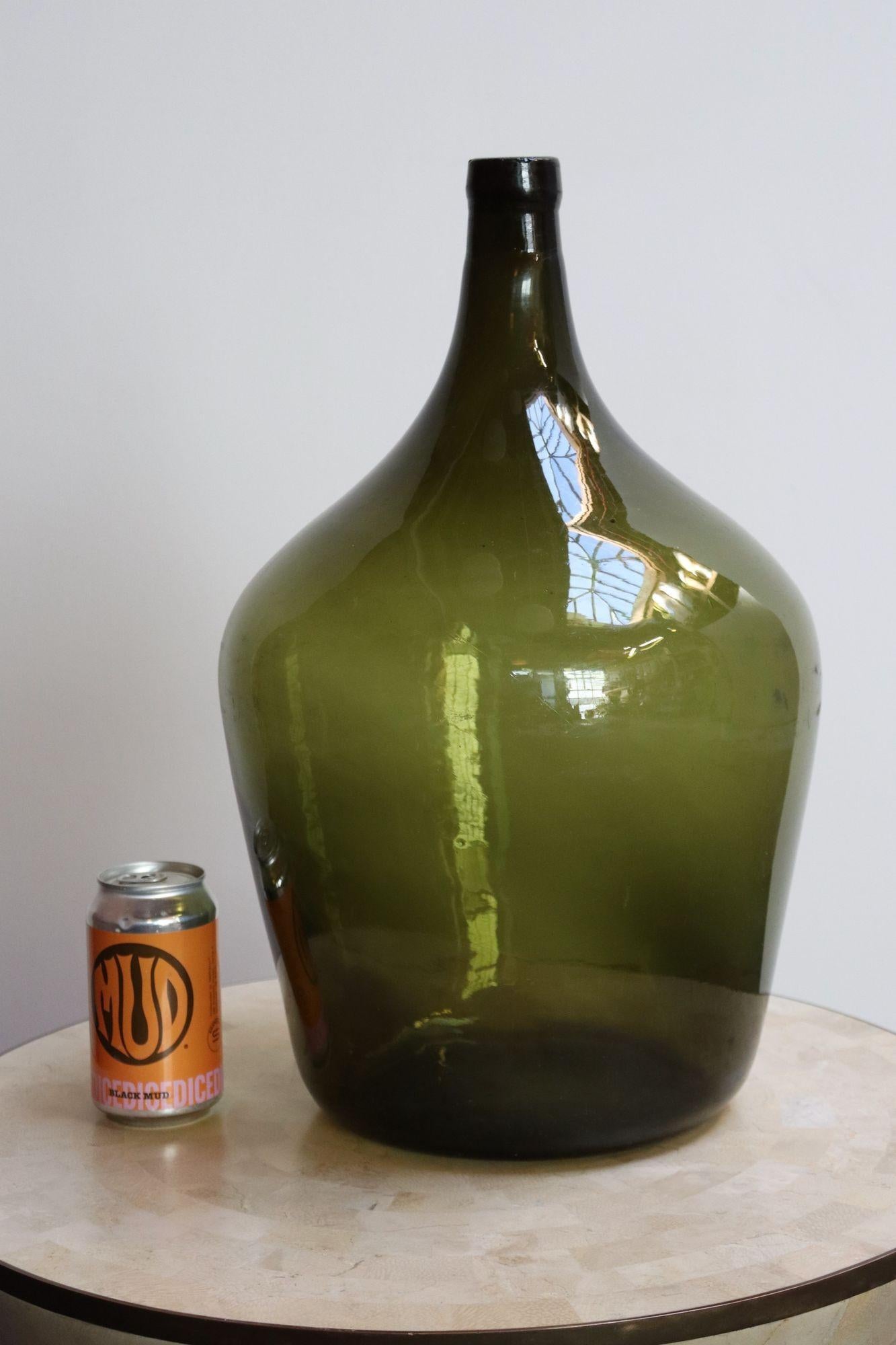 Metà XX secolo Damigiana & damigiana francese vintage di colore verde oliva in vendita