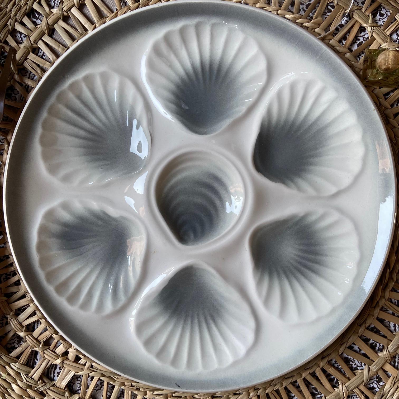French Provincial Vintage French Orchies Majolica Oyster Shell Plates and Platter, set of 7 For Sale