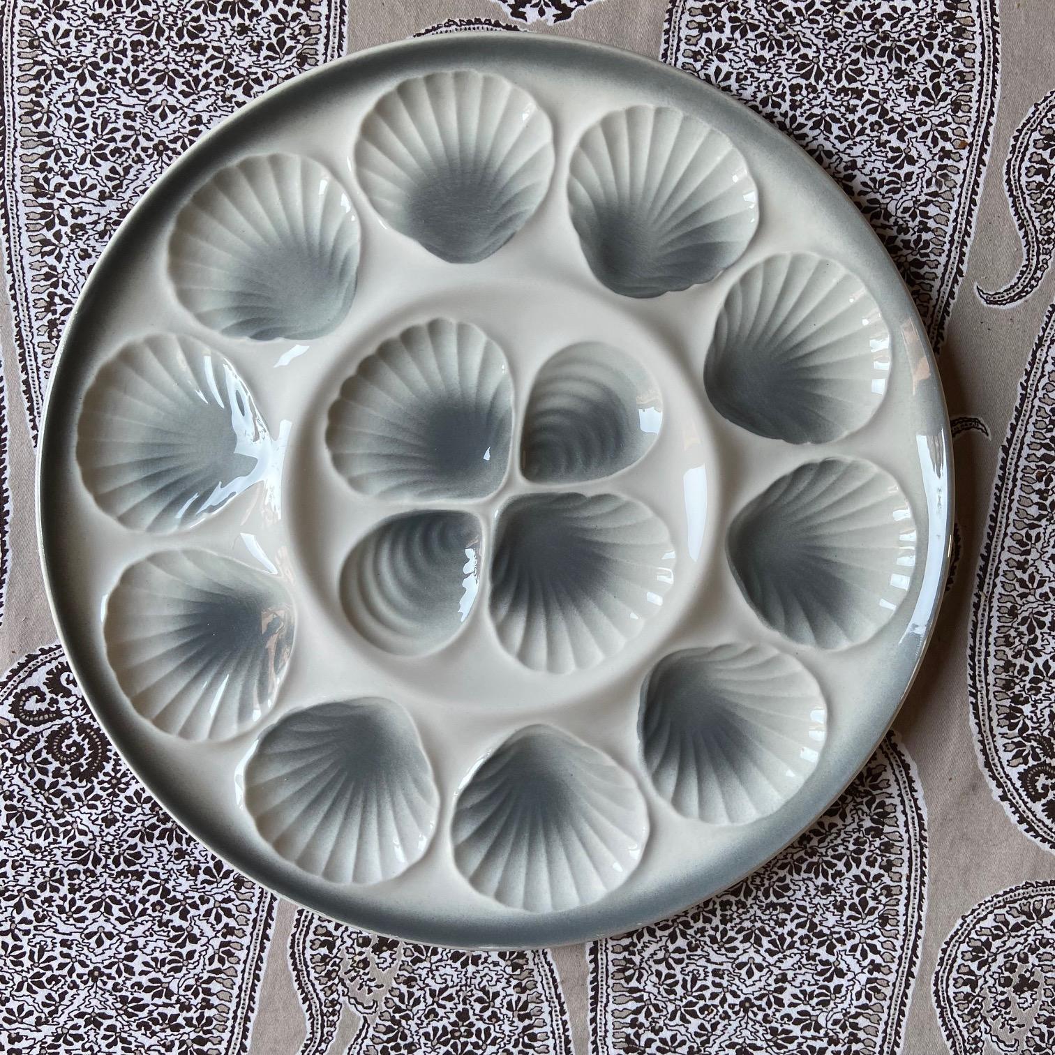 Mid-20th Century Vintage French Orchies Majolica Oyster Shell Plates and Platter, set of 7 For Sale