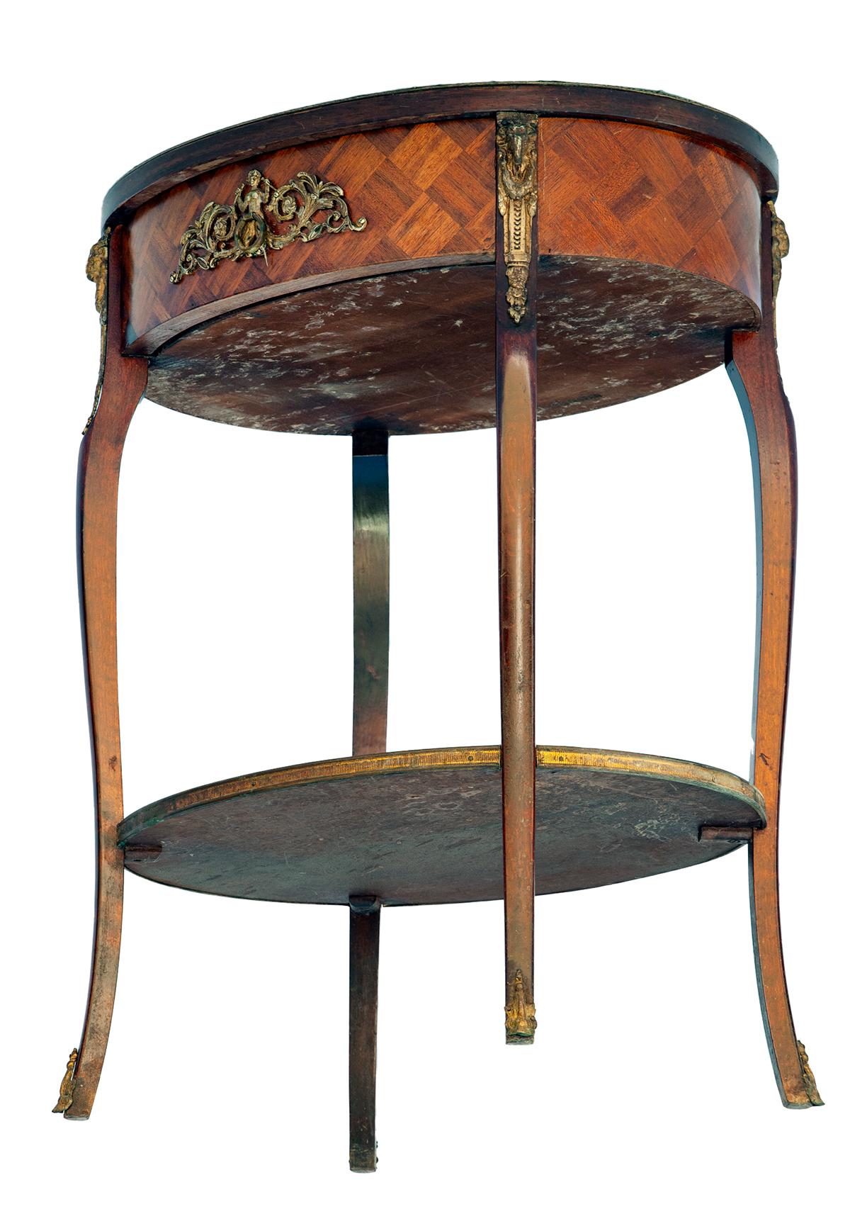 Vintage Französisch Oval Intarsien Beistelltisch / Nachttisch im Angebot 1