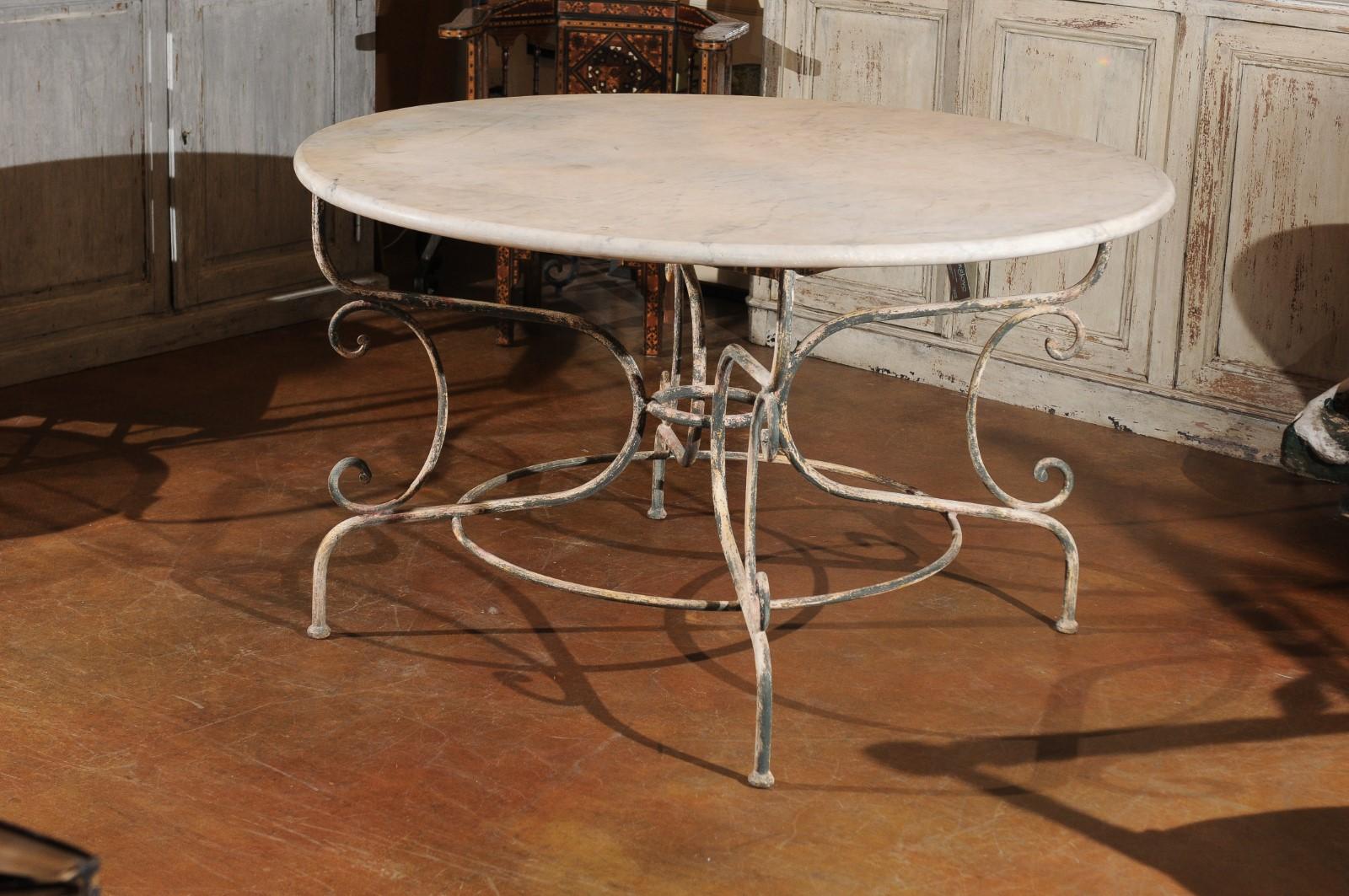 Vintage French Painted Iron Garden Table with Marble Top and Scrolled Base In Good Condition In Atlanta, GA