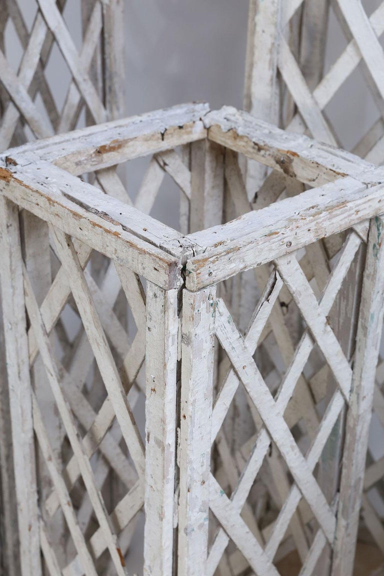 Vintage French White Painted Trellis For Sale at 1stDibs