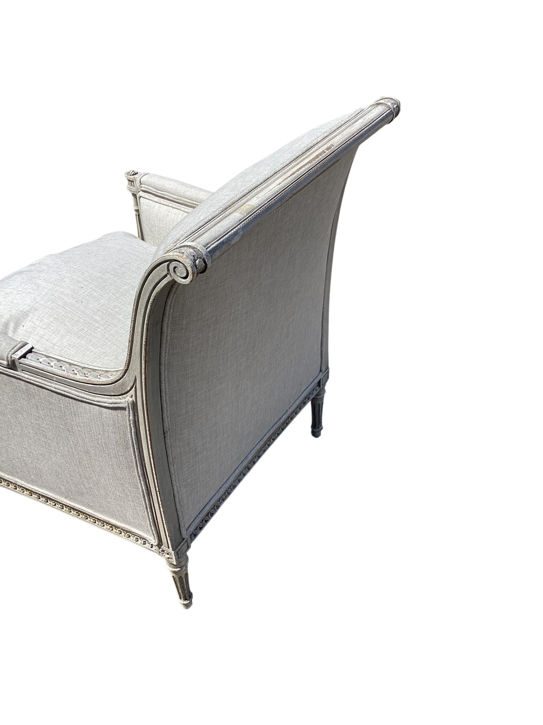 Début du 20ème siècle Vintage French Pair Louis XVI Style Upholstering Chairs, Newly Upholstered in Linen en vente