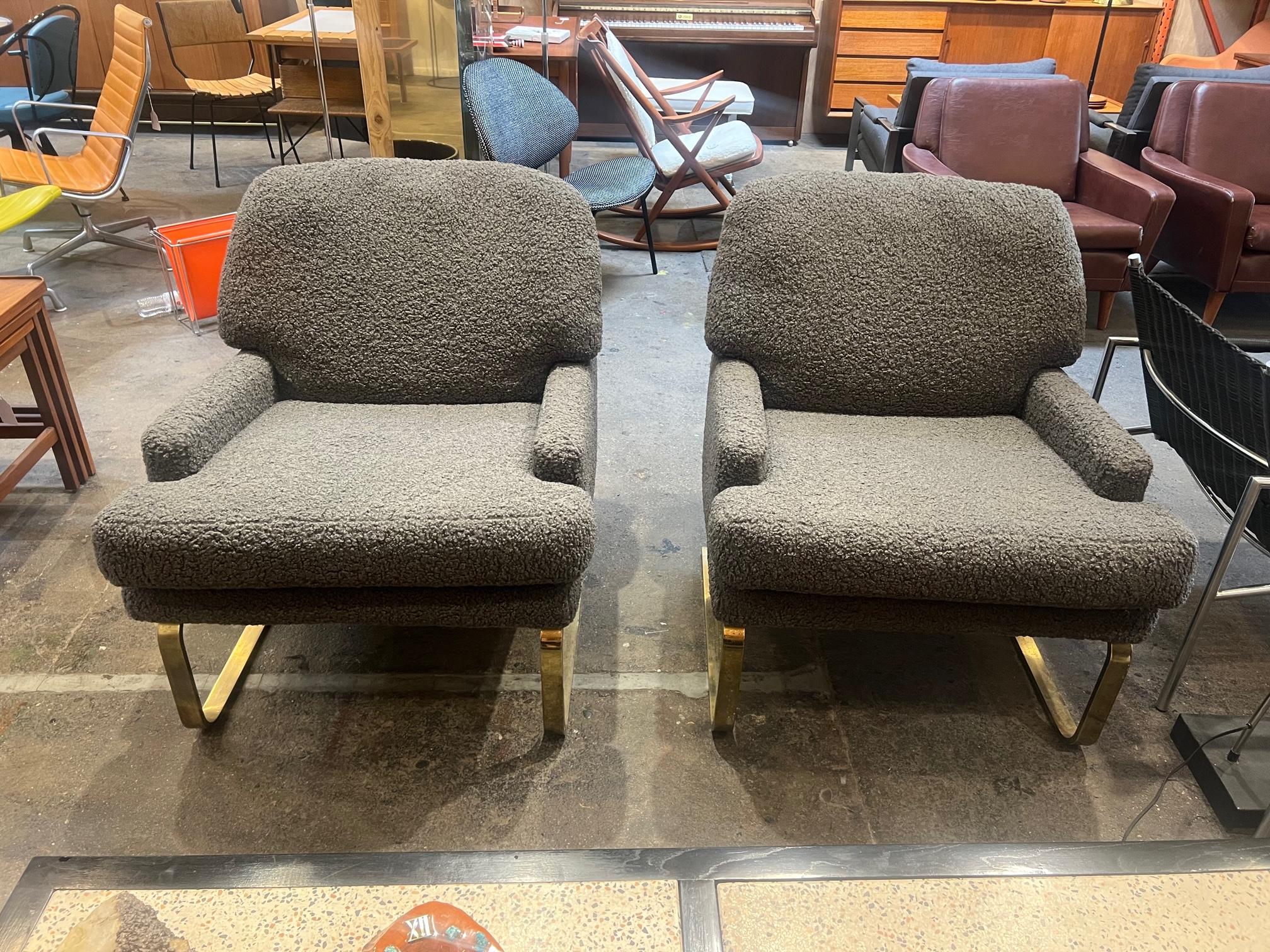 American Classical Vintage French Pair of Boucle Lounge Chairs  in excellent condition For Sale