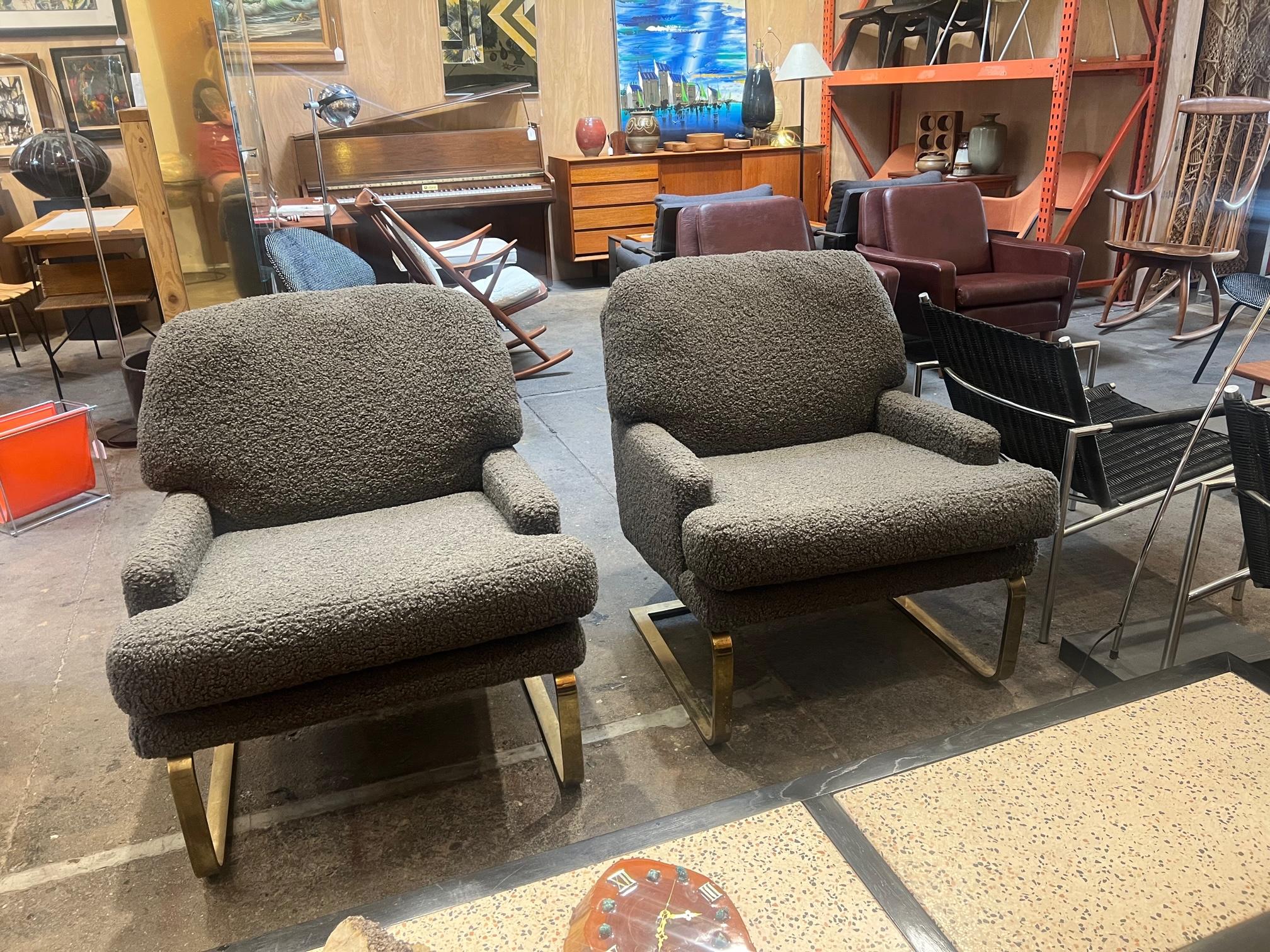 Unknown Vintage French Pair of Boucle Lounge Chairs  in excellent condition For Sale