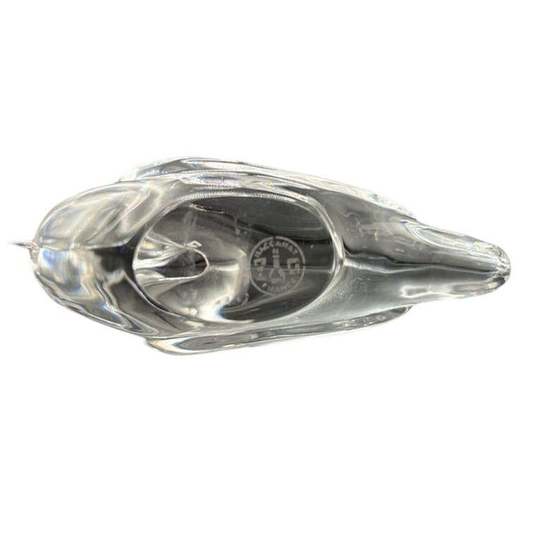 Fine XX secolo Scultura francese d'epoca in cristallo a forma di pellicano con fermacarte, firmata Baccarat in vendita