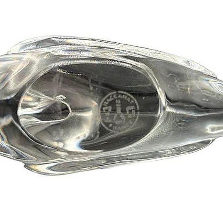Vetro soffiato Scultura francese d'epoca in cristallo a forma di pellicano con fermacarte, firmata Baccarat in vendita