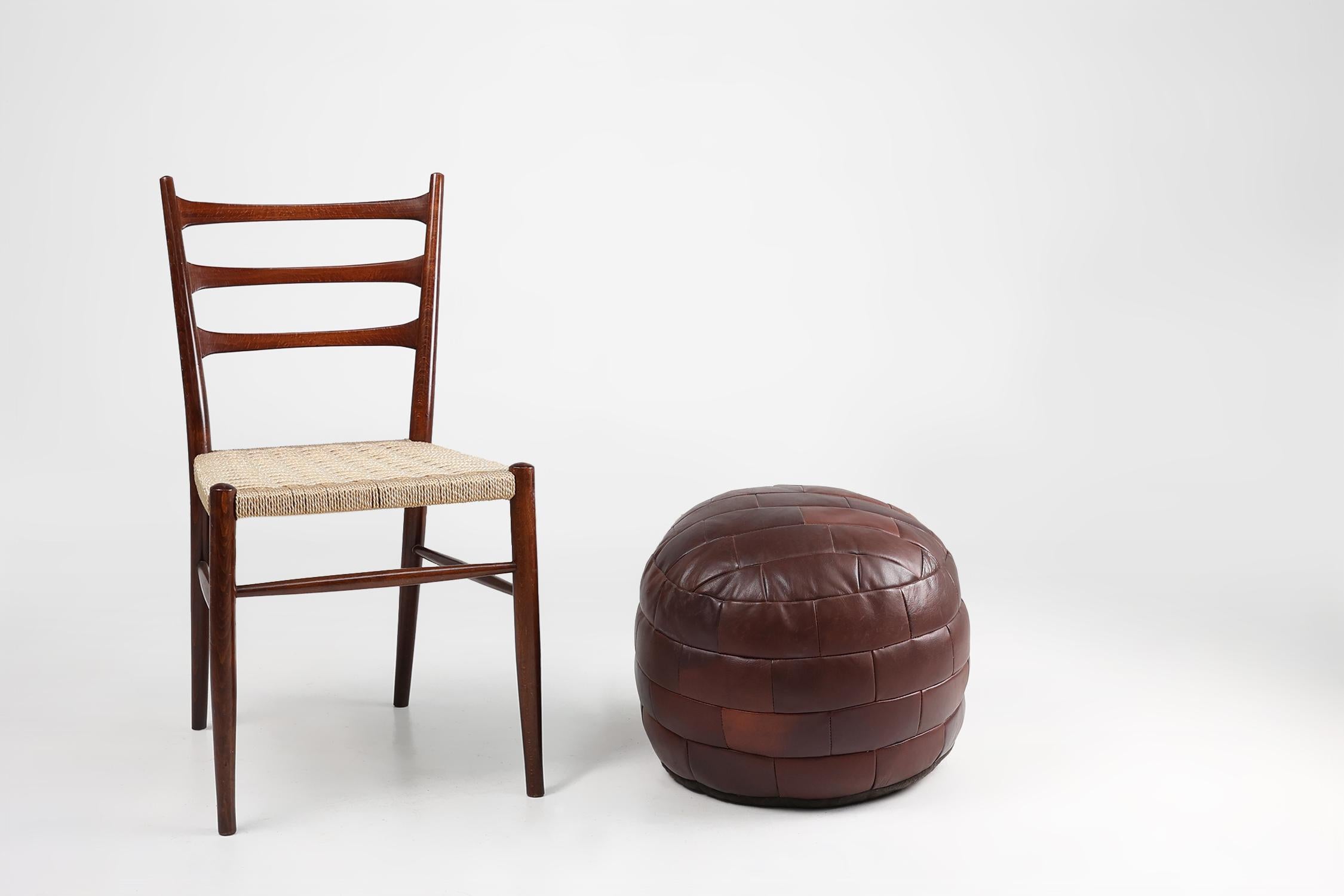 France / 1960 / ottoman / leather / Mid-century / Vintage

Very nice vintage patchwork brown leather round ottoman from the 1960s. 

A stylish and cosy bean bag that provides a comfortable spot for resting your feet or serving as extra seating when