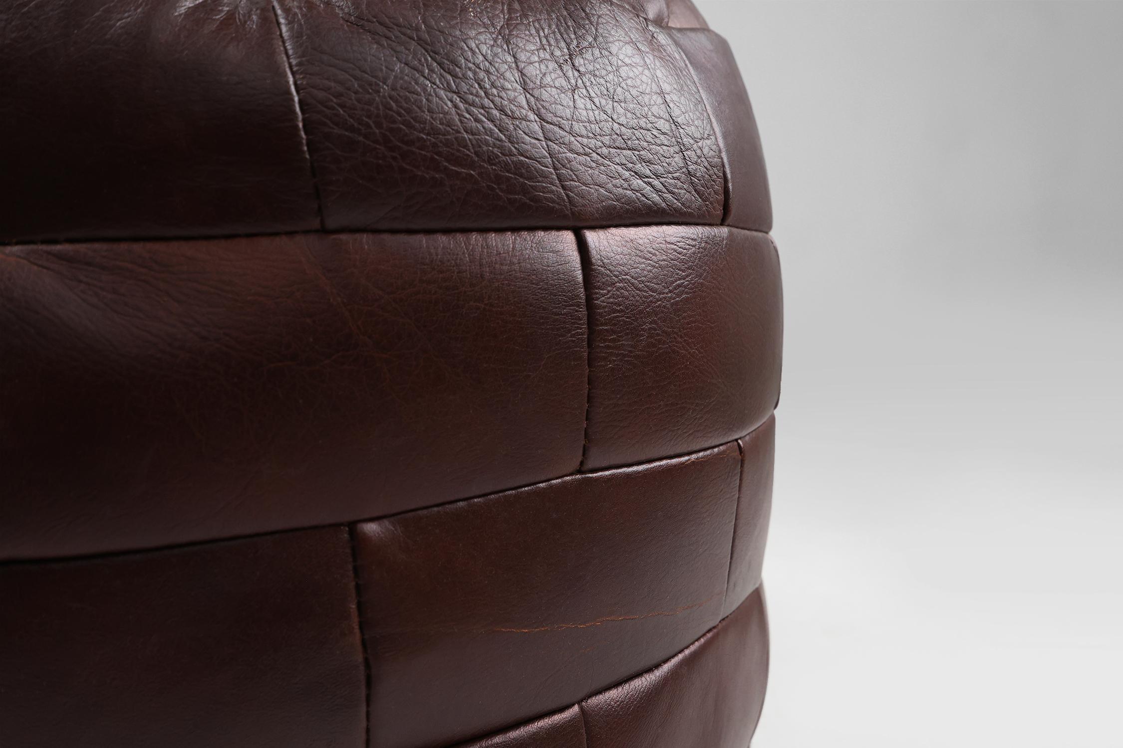 Vintage French patchwork leather ottoman, bean bag or pouf, 1960s In Good Condition For Sale In Meulebeke, BE