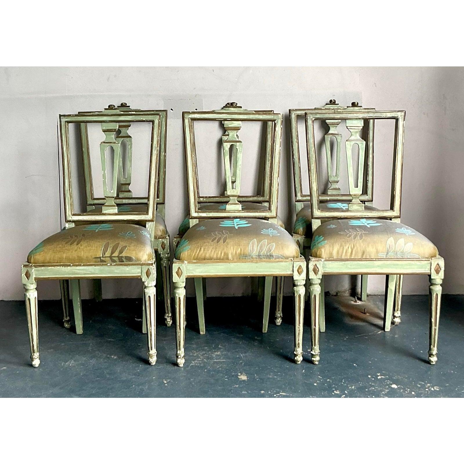 Francese Sedie da pranzo patinate francesi d'epoca - Set di 6 sedie in vendita