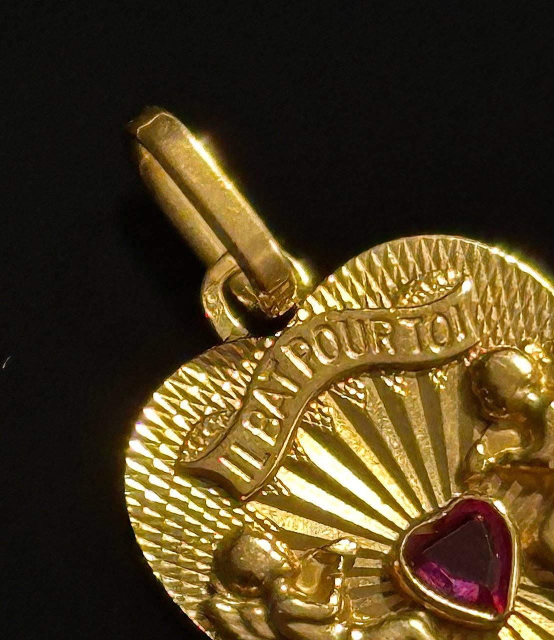 Vintage French Pendant Angels Ruby Heart Il Bat Pour Toi 18k Yellow Gold 5