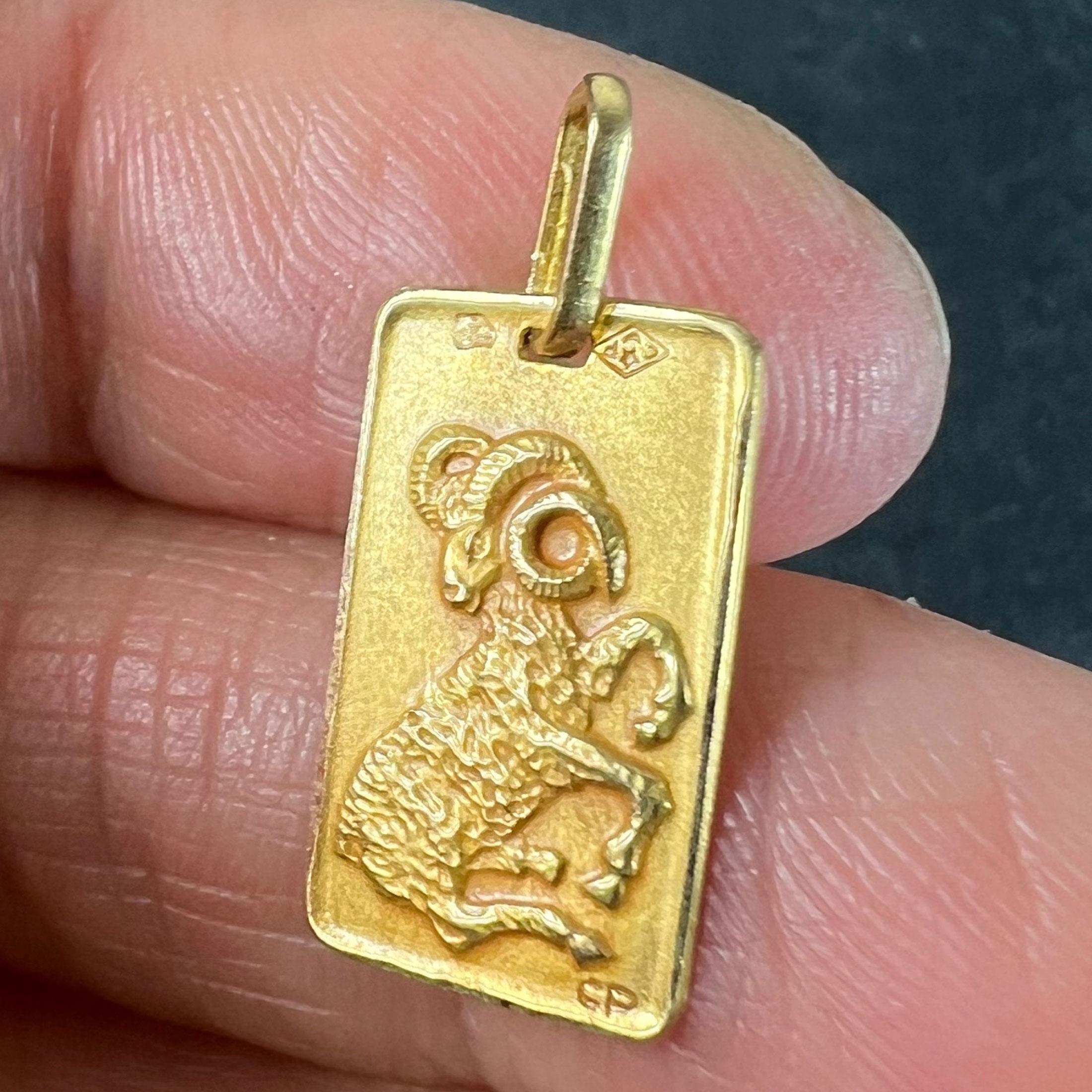 Ciondolo Medaglia d'epoca francese Perroud Ares Zodiac in oro giallo 18 carati in vendita 2