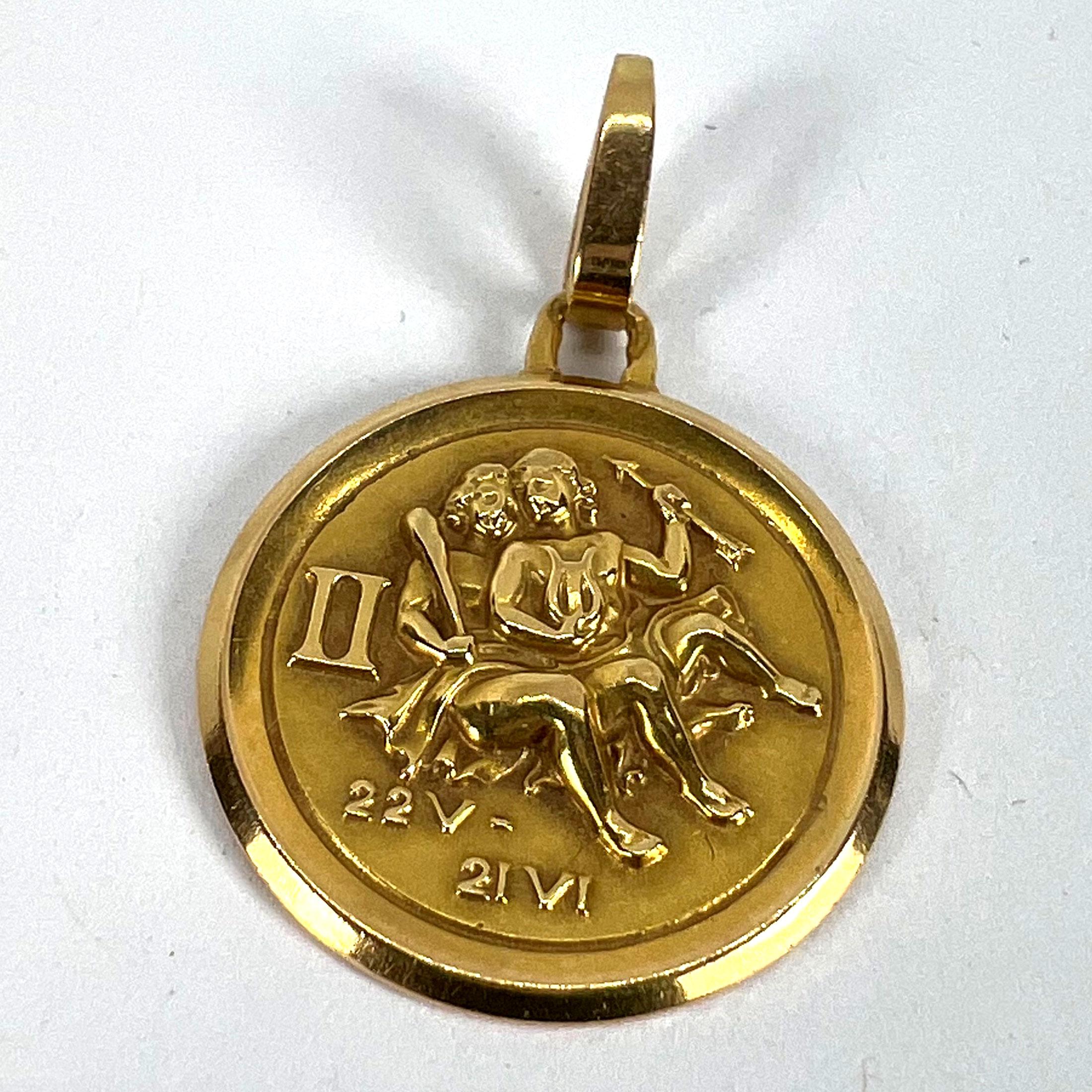 Ciondolo Medaglia d'epoca francese Perroud Gemini Zodiac in oro giallo 18 carati in vendita 7