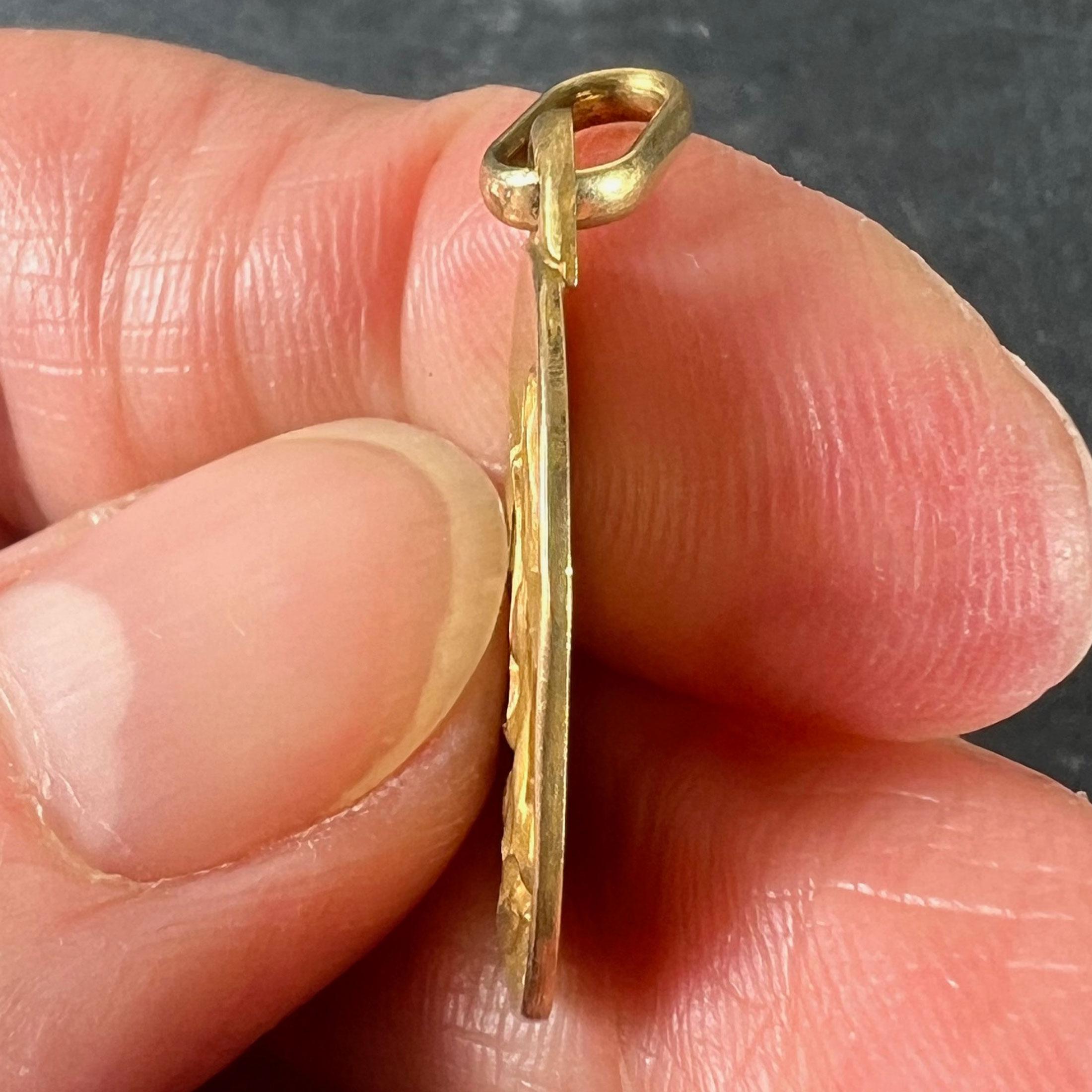 Colgante vintage francés Perroud Zodíaco Libra Medalla de Oro Amarillo de 18 quilates en venta 3