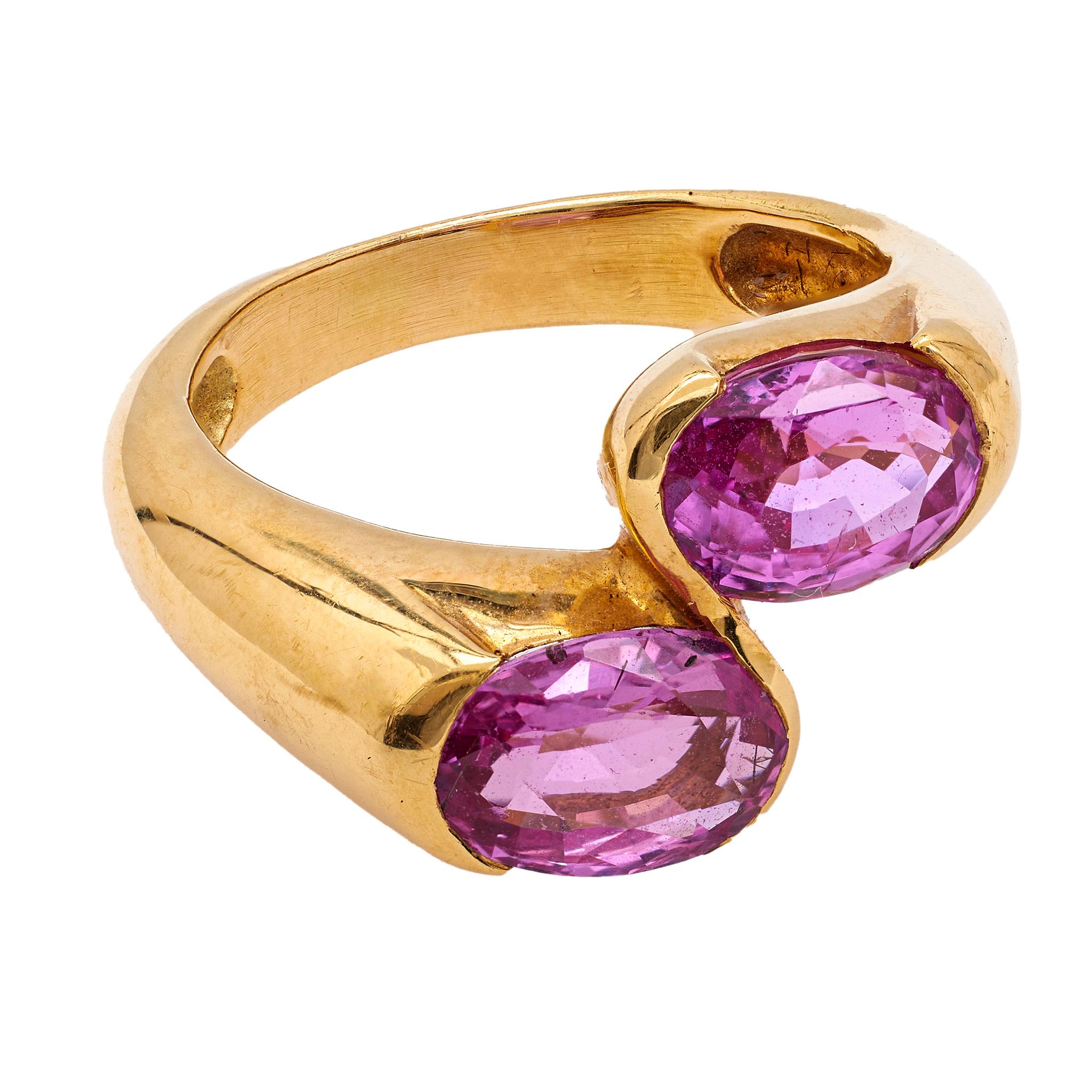 Women's or Men's Vintage French Pink Sapphire 18k Yellow Gold Bypass Ring