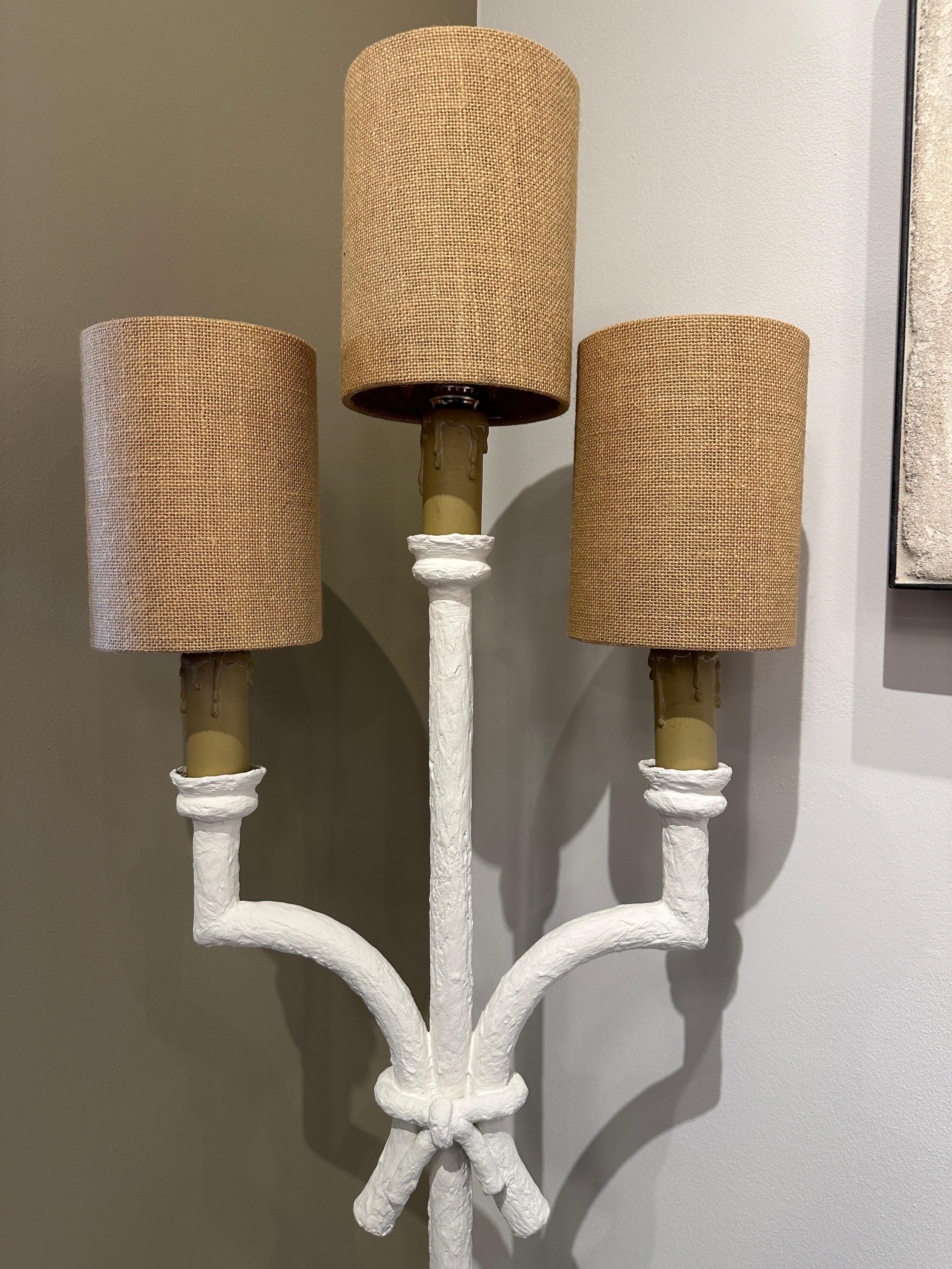 Lampadaire en plâtre vintage français/ Torchère à la manière de Giacometti en vente 1
