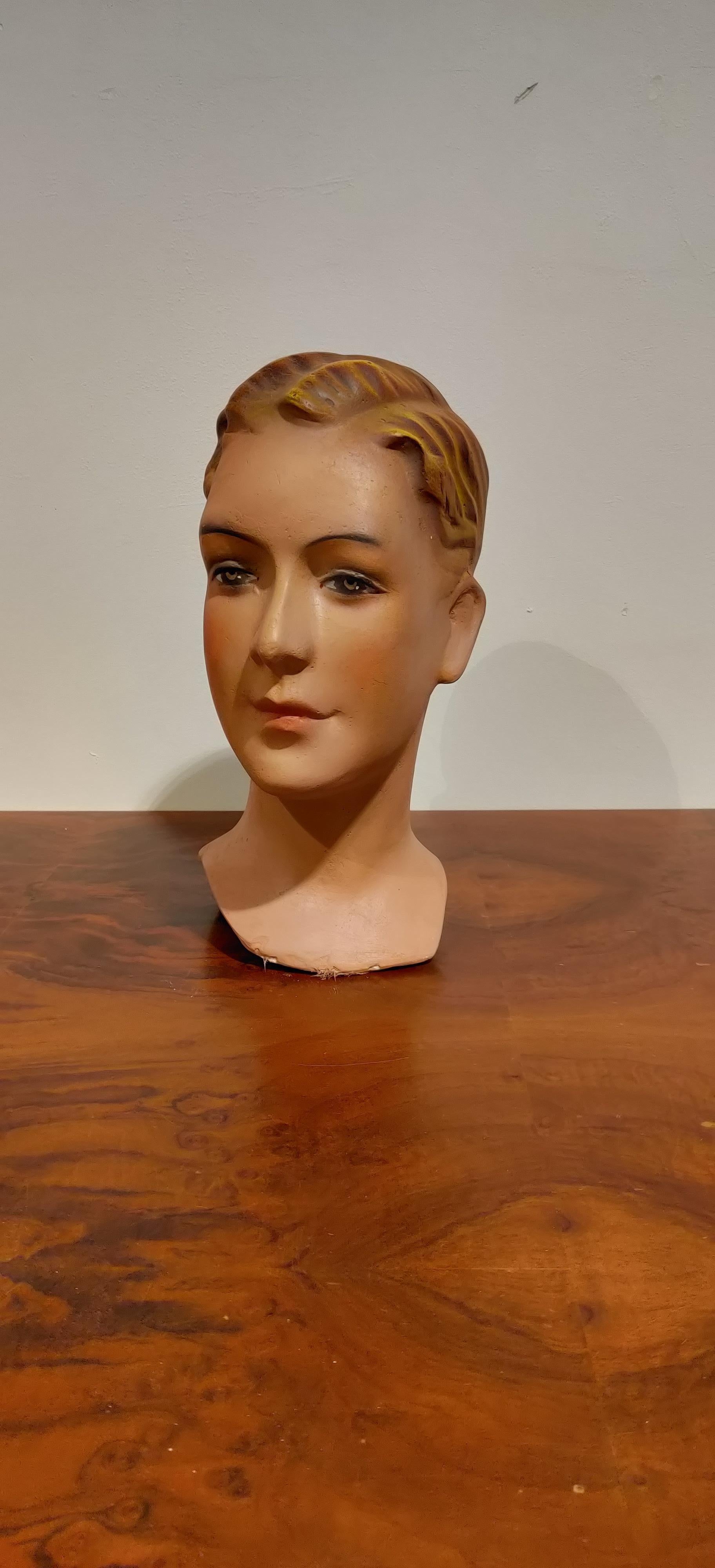 Beautiful male mannequin head made from plaster. 

It has some minor user traces.

Comes from a lot acquired from a clothes shop that stopped activities.

Great decorative item to display glasses, hats,..

France - 1960s

Measures: Height