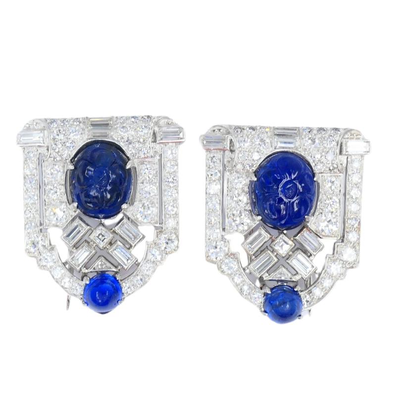 Vintage French Platinum Diamond Clips Carved Sapphire Estate Jewelry im Angebot 2