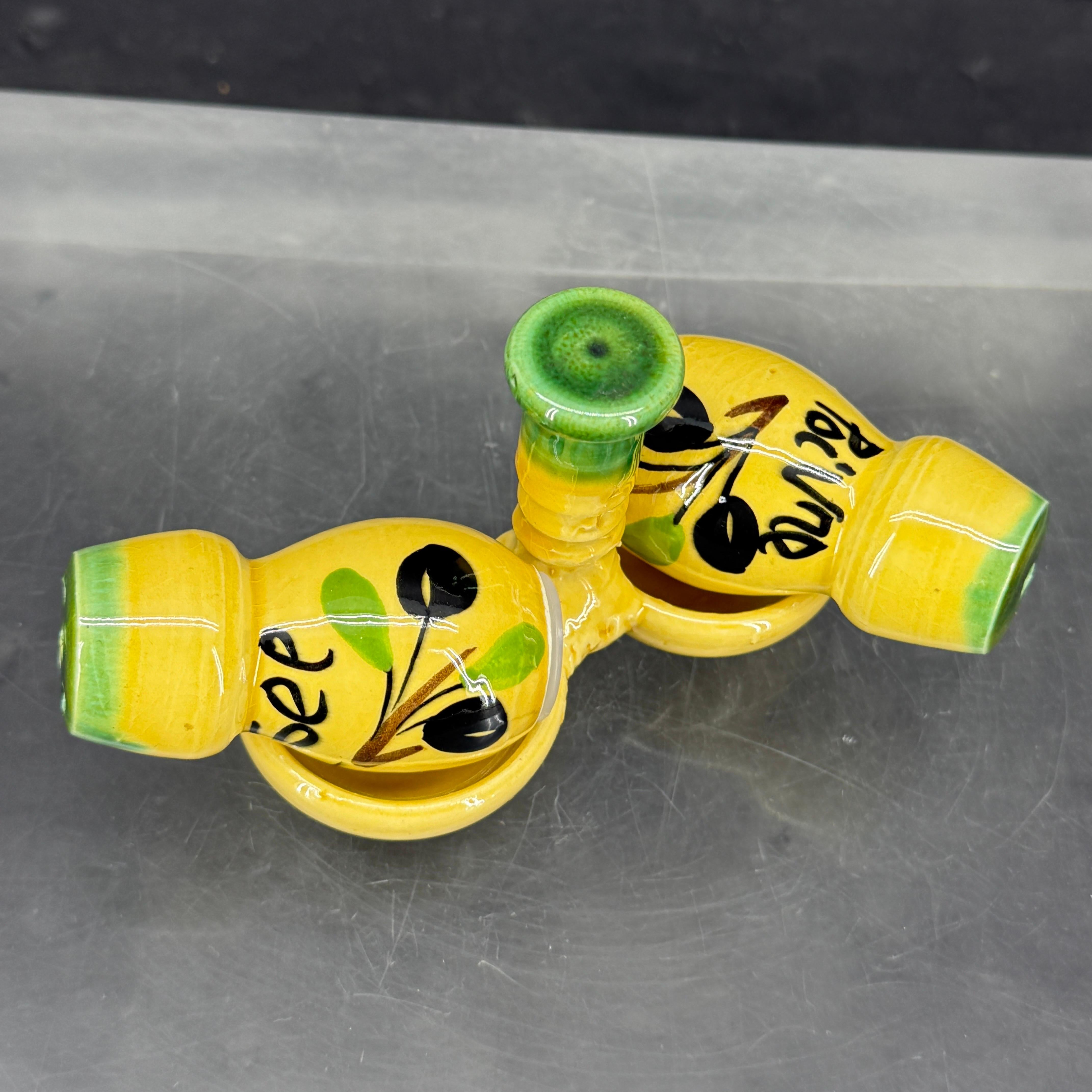 Fatto a mano Set di sale e pepe in porcellana francese d'epoca Cellar Sel Poivre in vendita