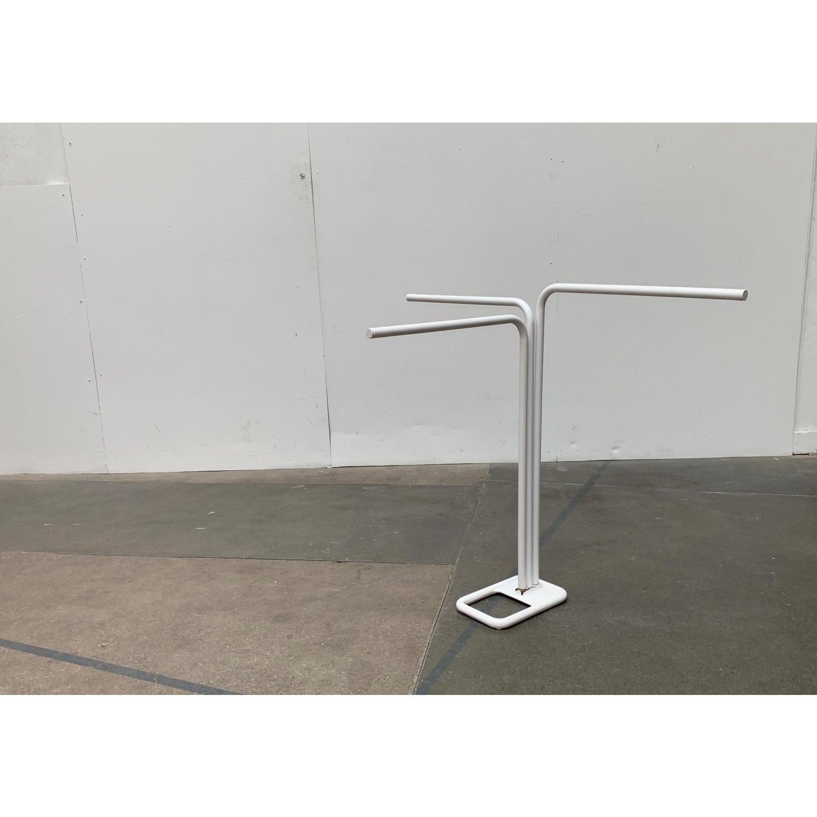 Porte-serviettes de salle de bains postmoderniste français vintage de Decotec en vente 3