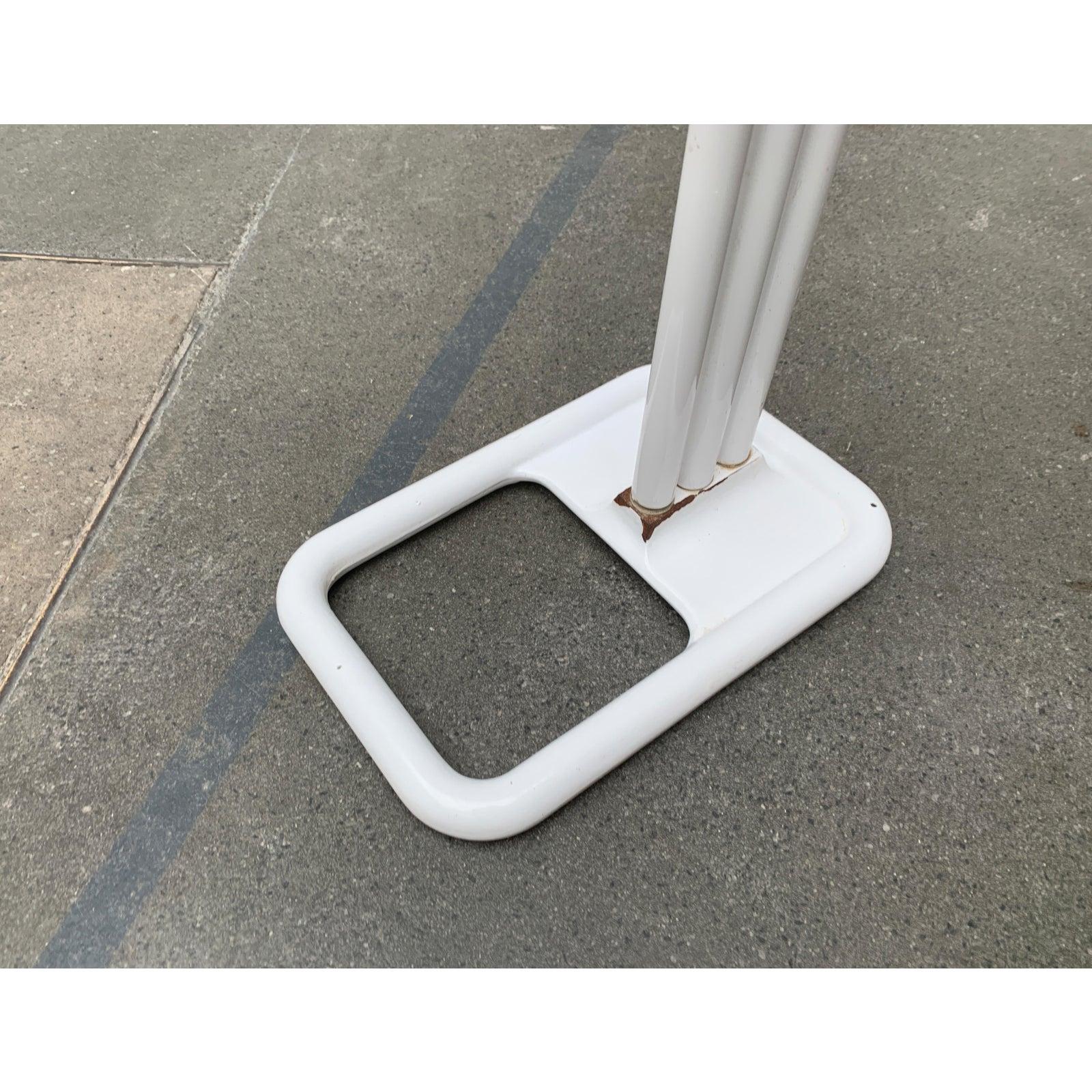 Métal Porte-serviettes de salle de bains postmoderniste français vintage de Decotec en vente