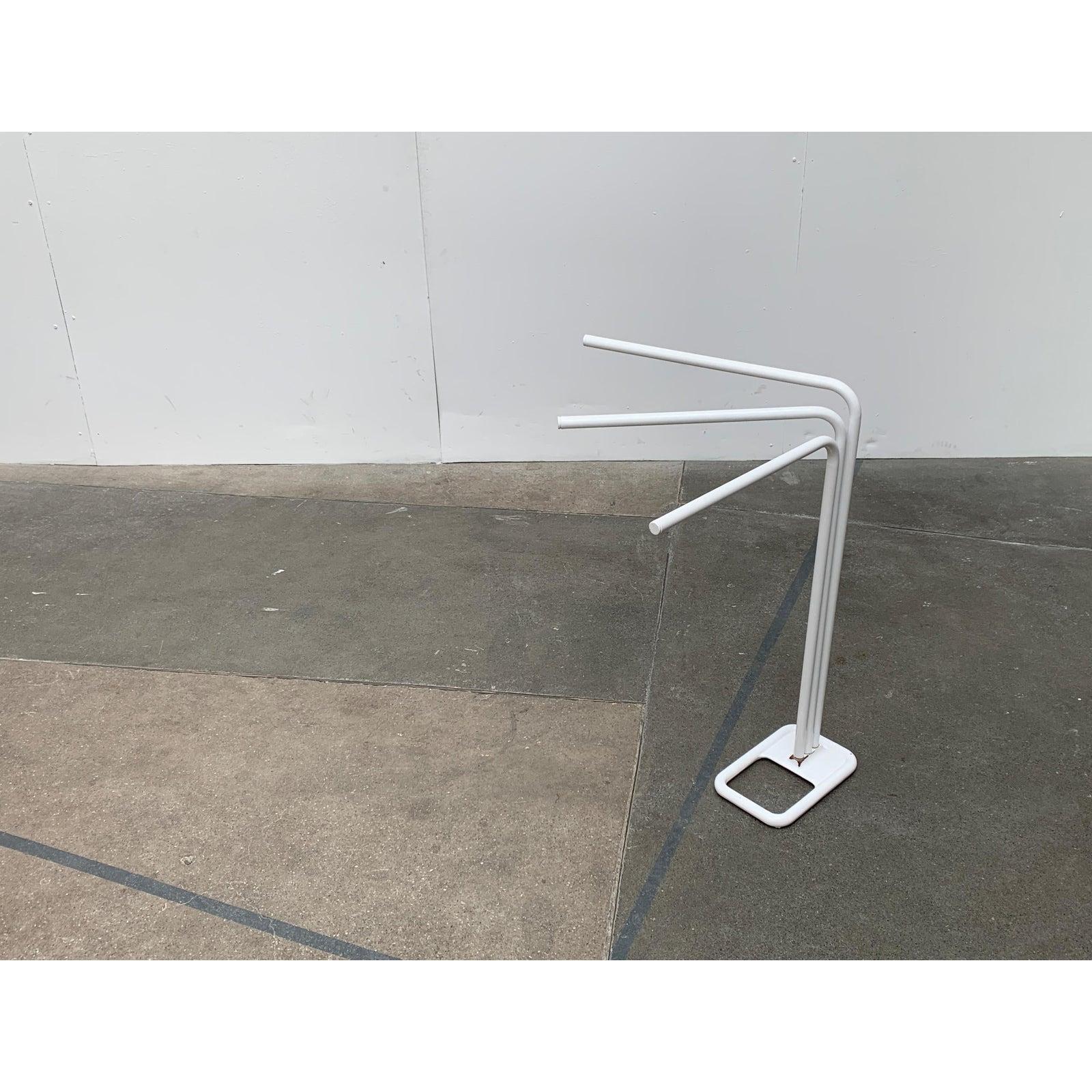 Porte-serviettes de salle de bains postmoderniste français vintage de Decotec en vente 1