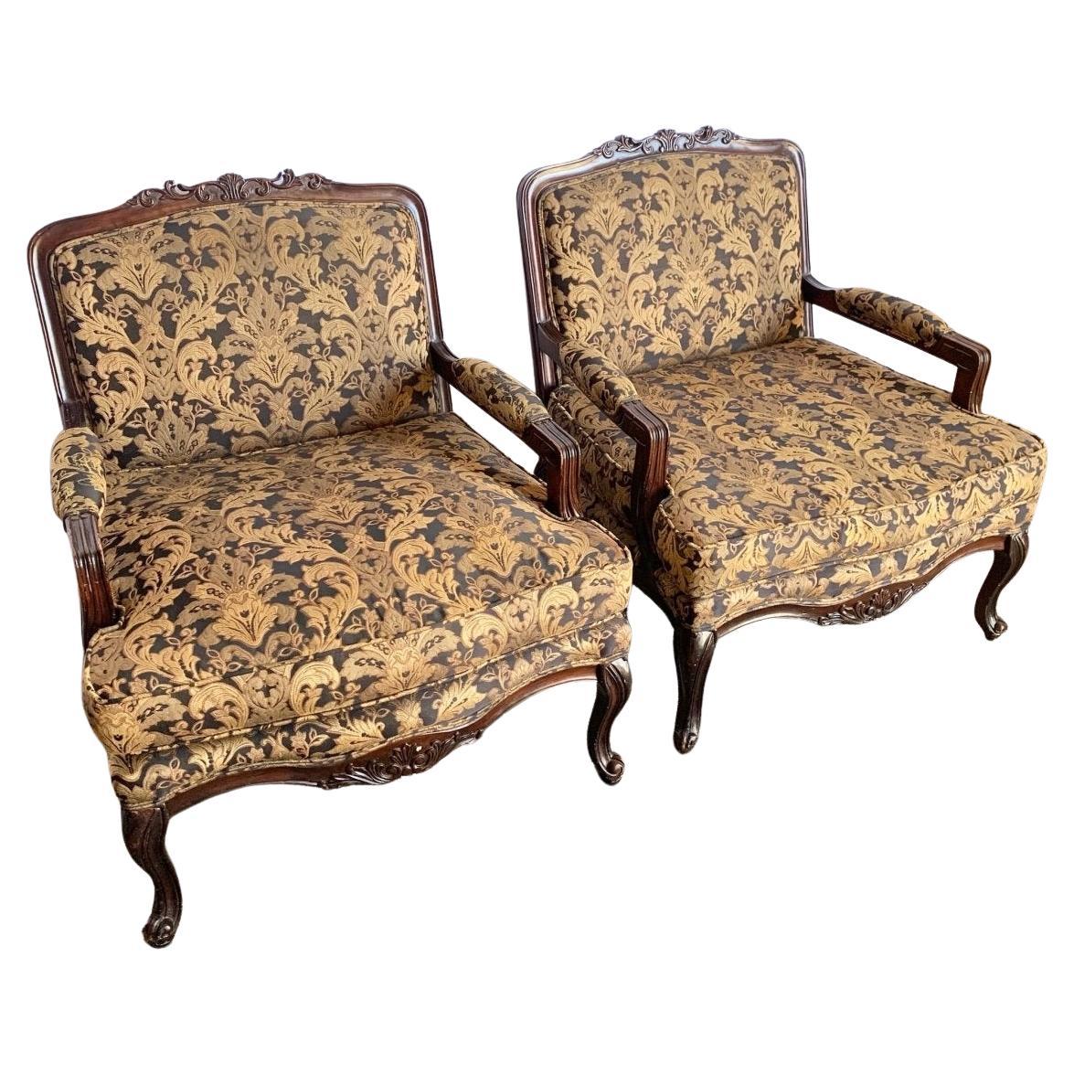 Chaises longues à accoudoirs vintage de style provincial français - une paire en vente