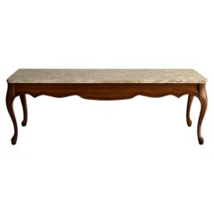 Vintage-Couchtisch im französischen Landhausstil mit Tischplatte aus brekziösem Marmor, um 1950