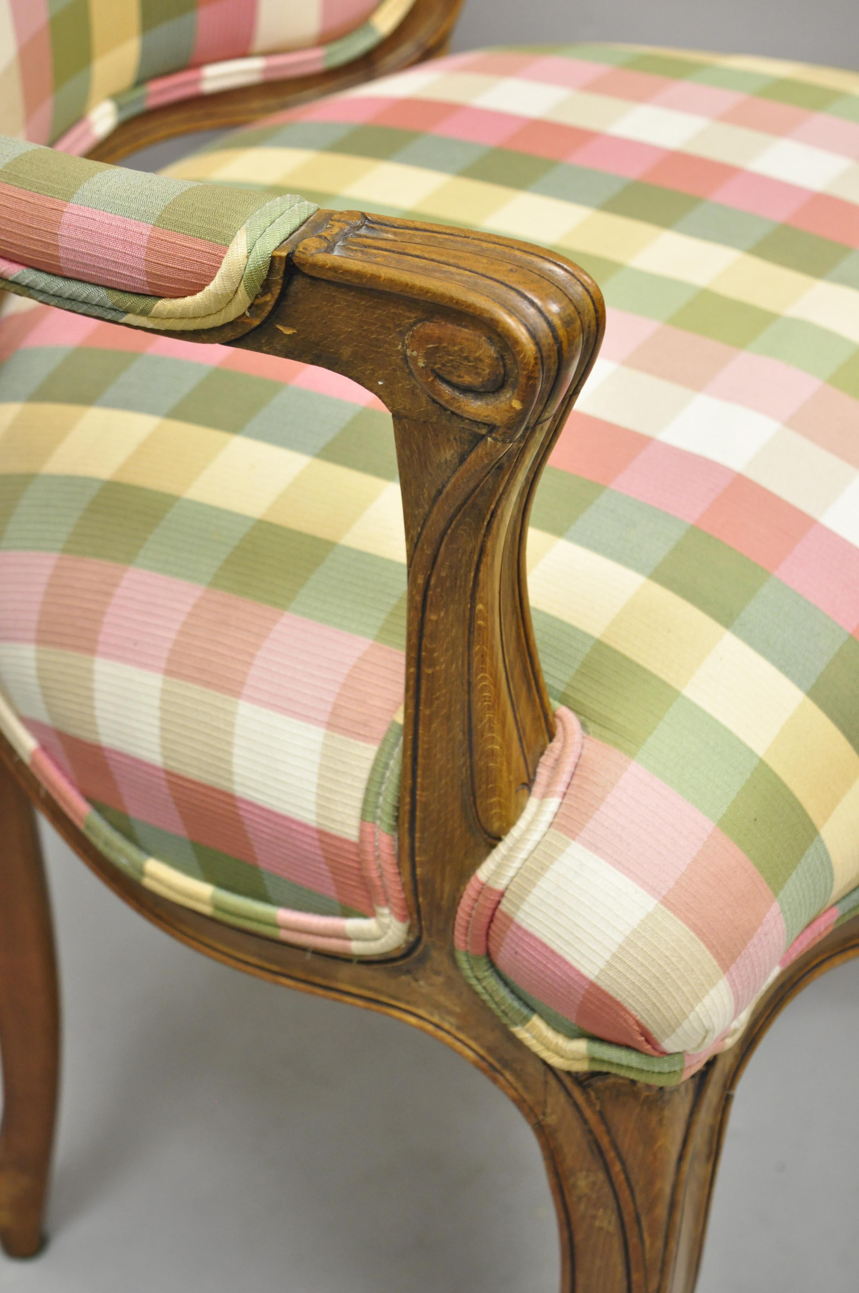 Paire de fauteuils de salon provincial français vintage par Simon Loscertales Bona Bon état - En vente à Philadelphia, PA