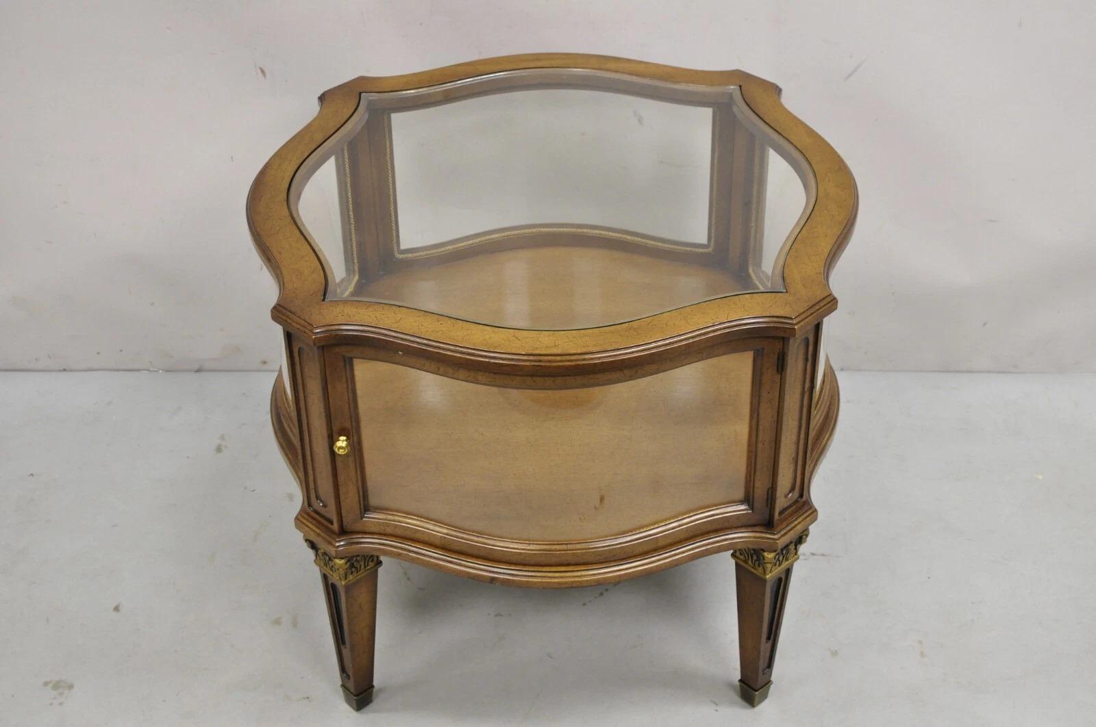 Vintage French Provincial Fruit Wood Curved Glass One Door Display Side Table For Sale 3