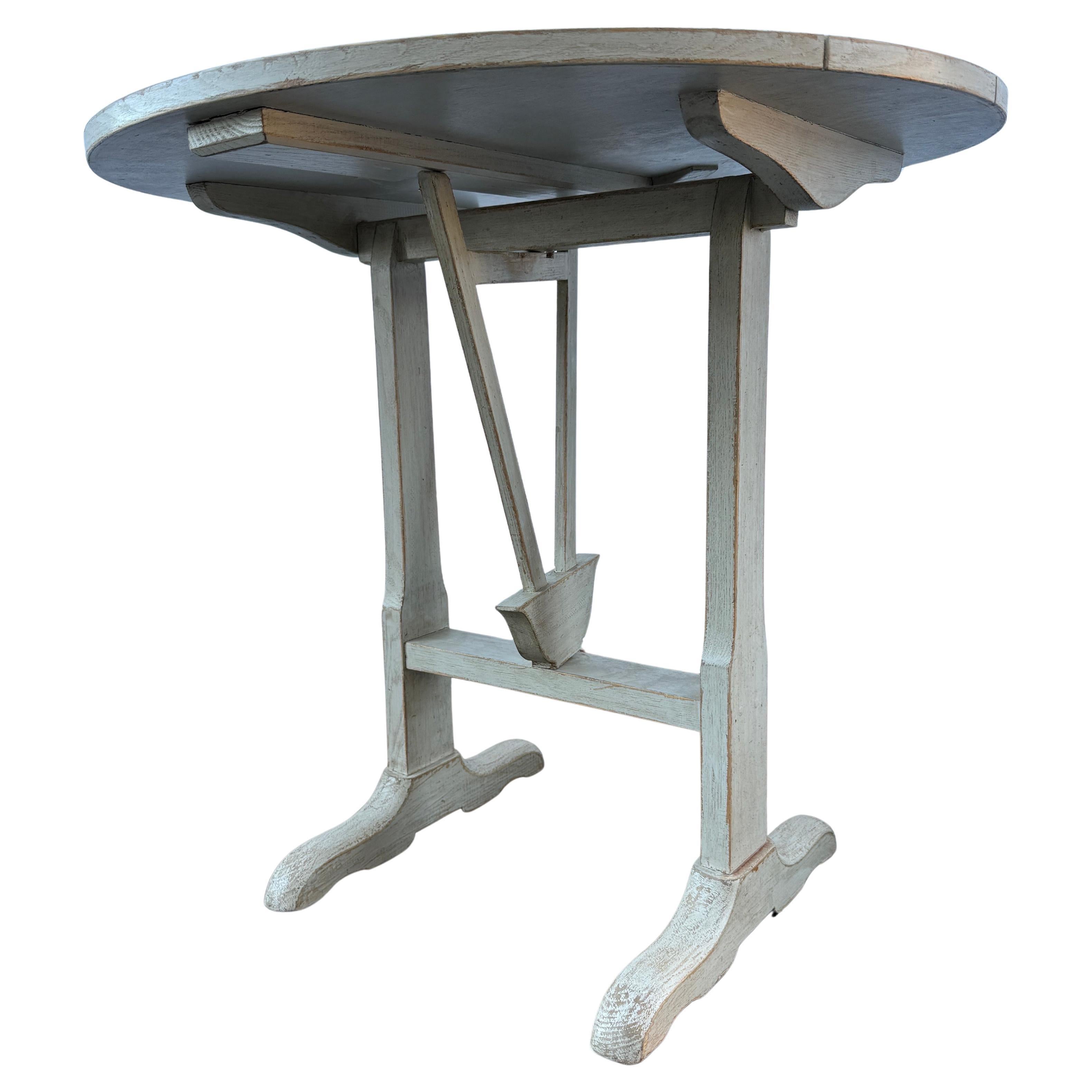 Vintage French Grey Painted Wine Tasting Table In Good Condition For Sale In Haddonfield, NJ