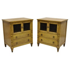 Mesillas de noche Vintage French Provincial Hollywood Regency - un par
