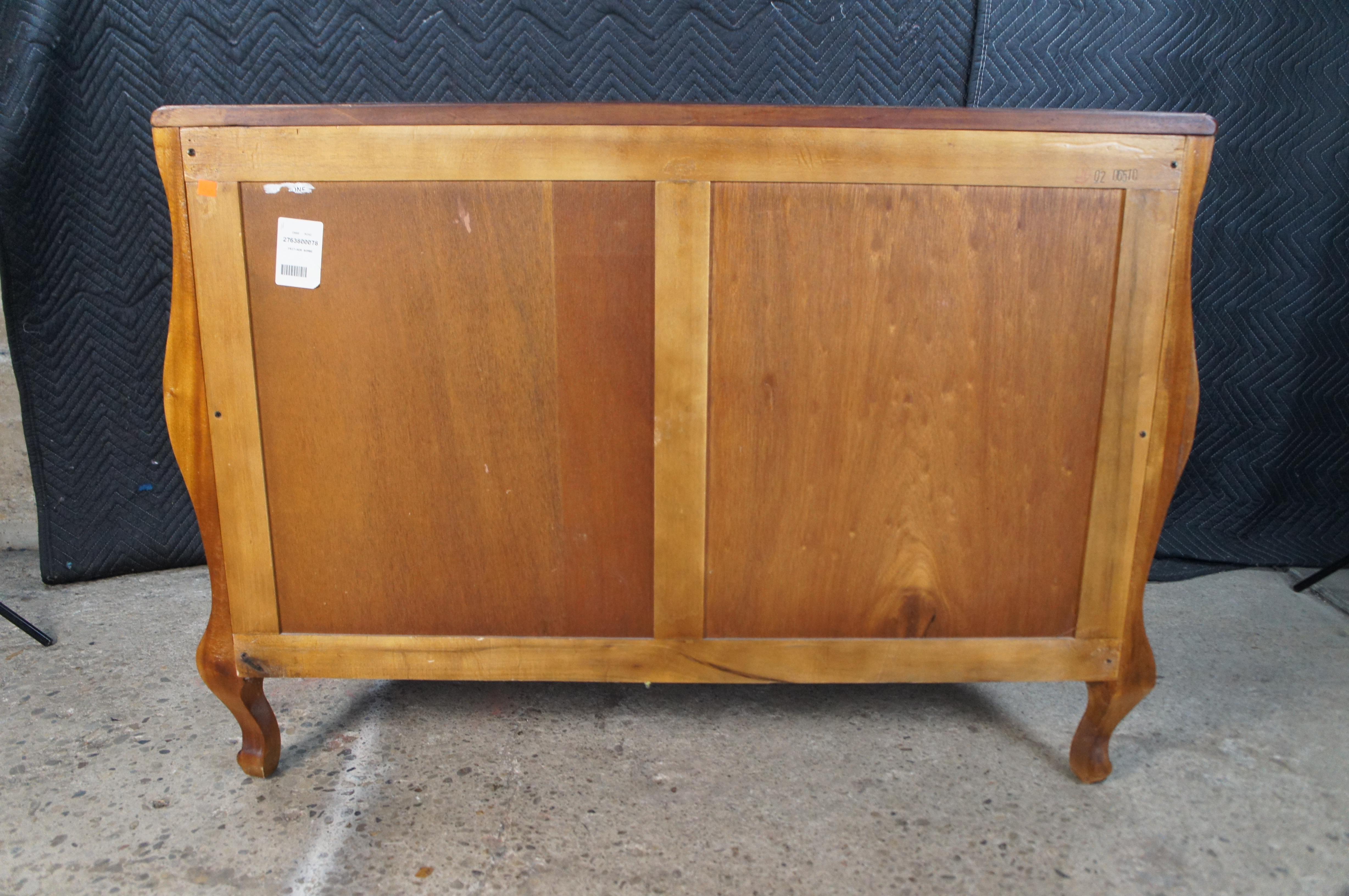 Vintage French Provincial Louis XV Carved Walnut Bombe Commode Chest For Sale 7