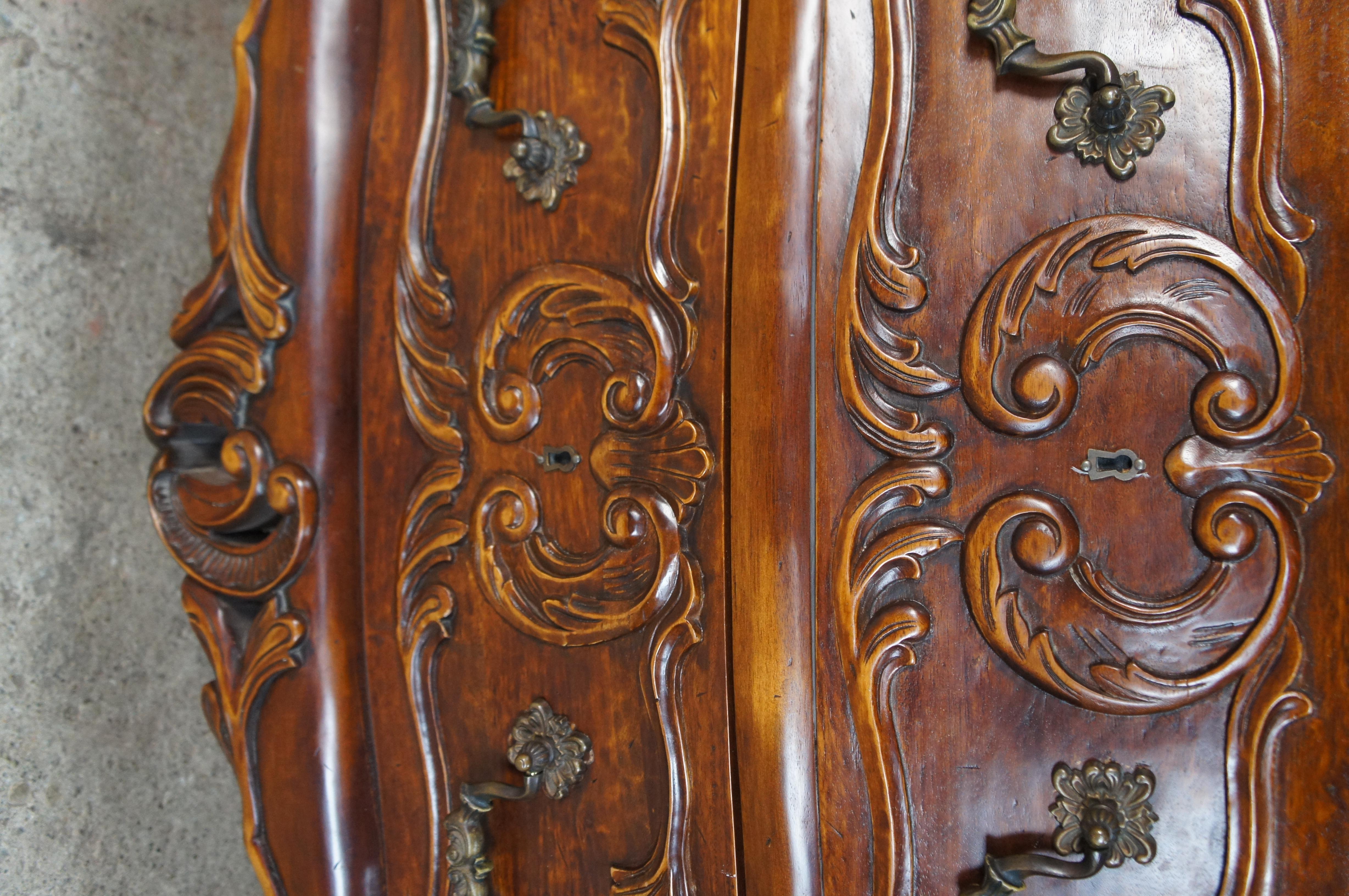 Vintage French Provincial Louis XV Carved Walnut Bombe Commode Chest For Sale 4