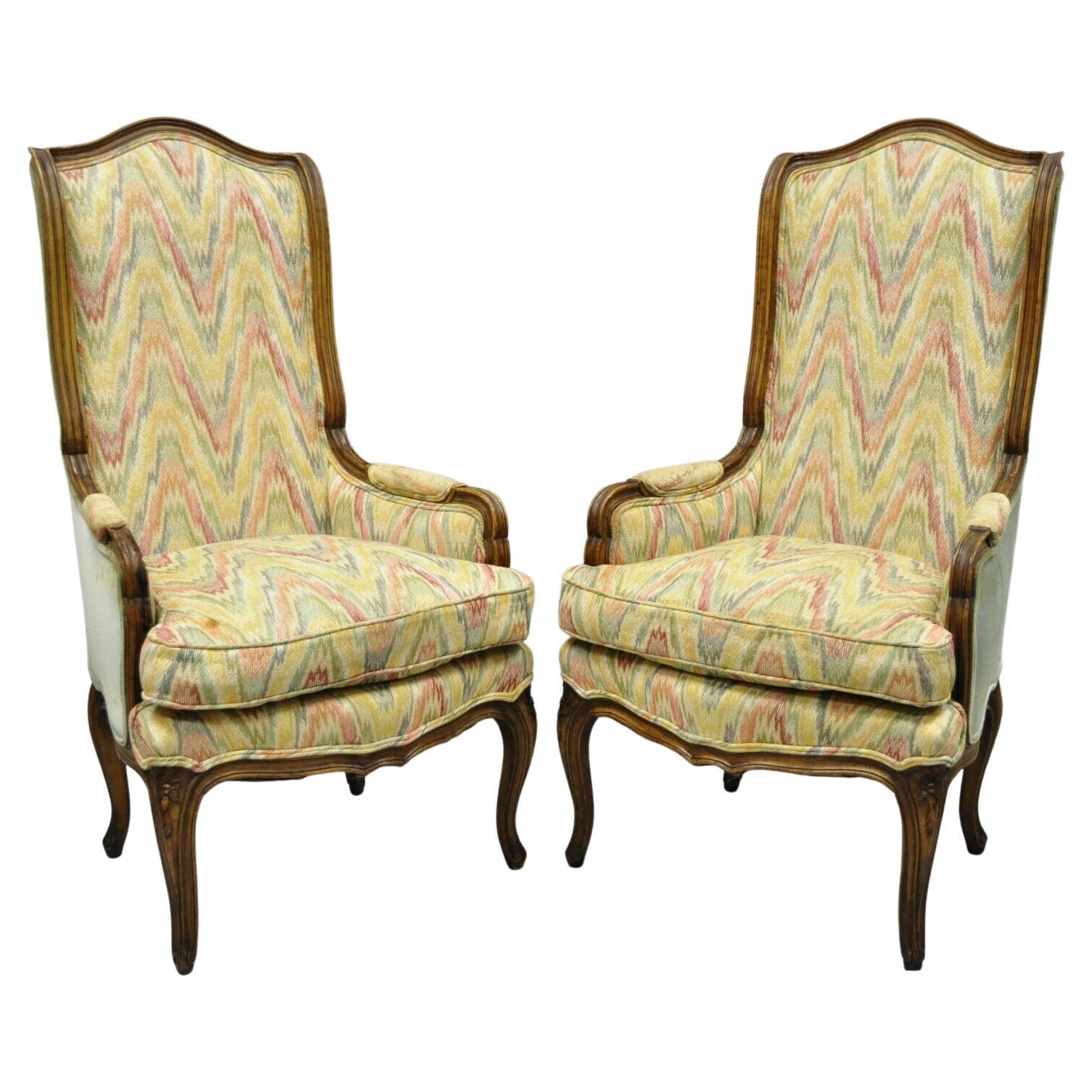 Vintage Französische Provence Louis XV Landhaus-Stühle mit hoher Rückenlehne 'A' – ein Paar