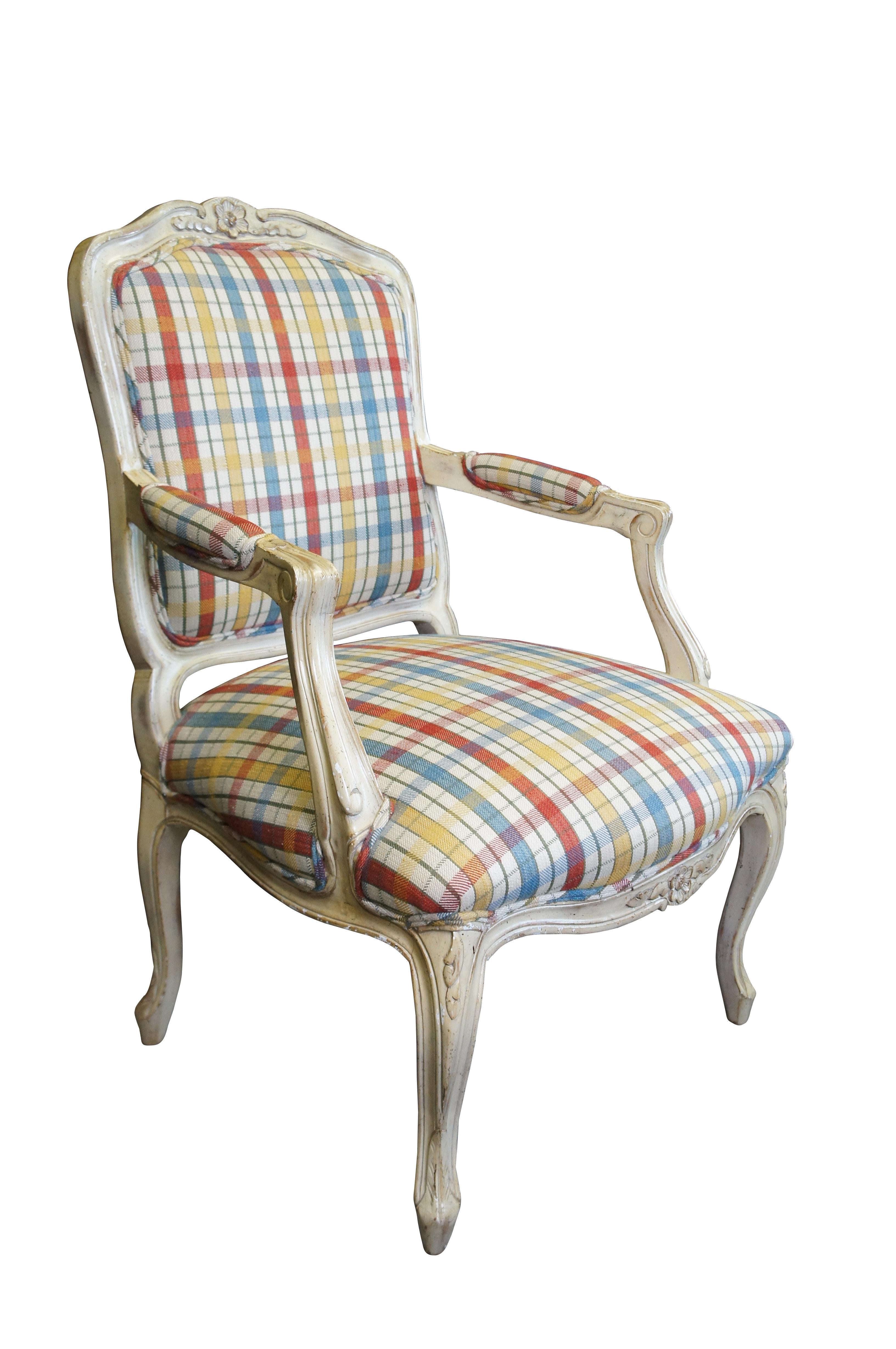 Fauteuil de bibliothèque à carreaux Louis XV provincial français vintage Bon état - En vente à Dayton, OH