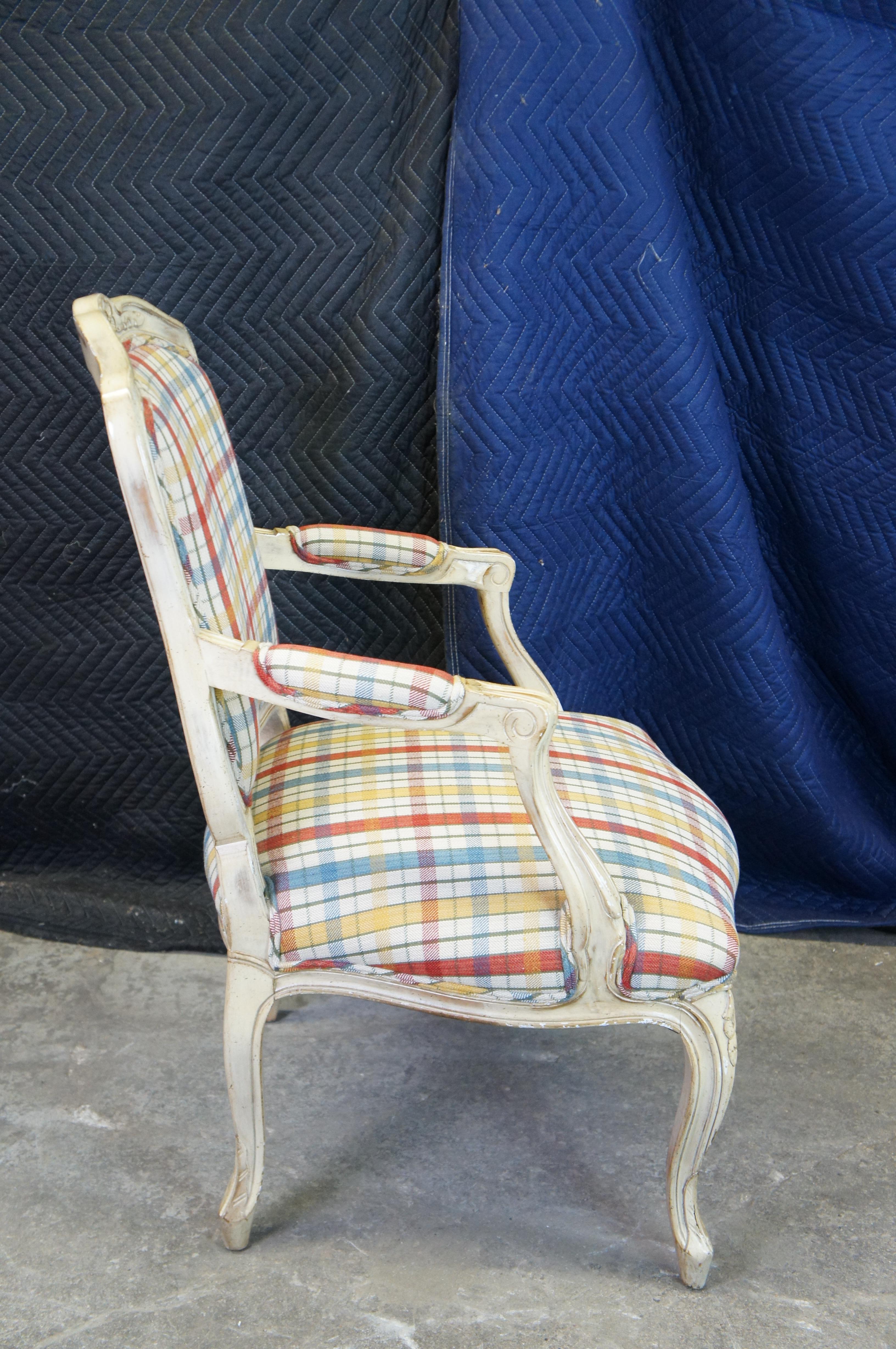 20ième siècle Fauteuil de bibliothèque à carreaux Louis XV provincial français vintage en vente