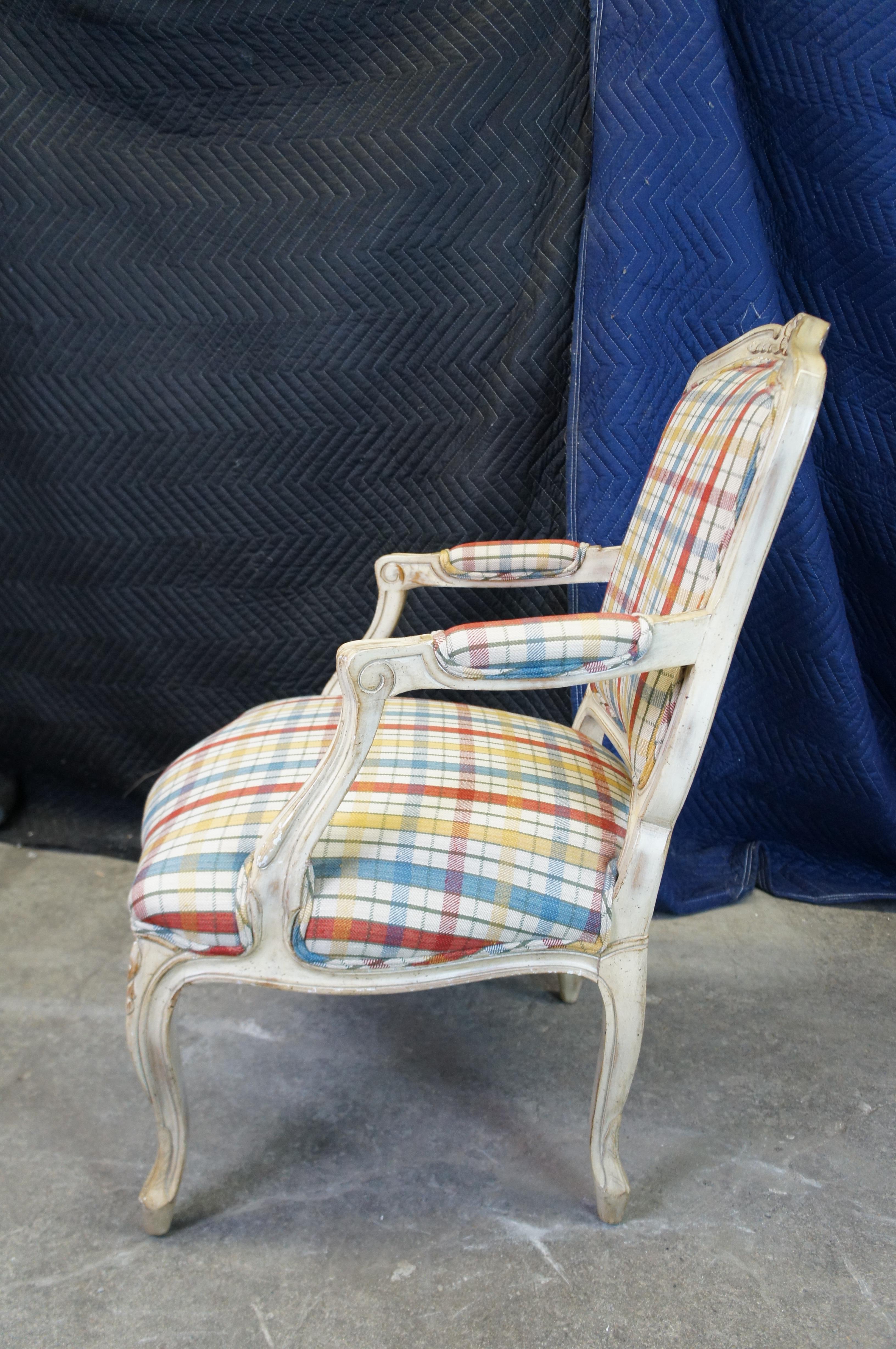 Fauteuil de bibliothèque à carreaux Louis XV provincial français vintage en vente 2