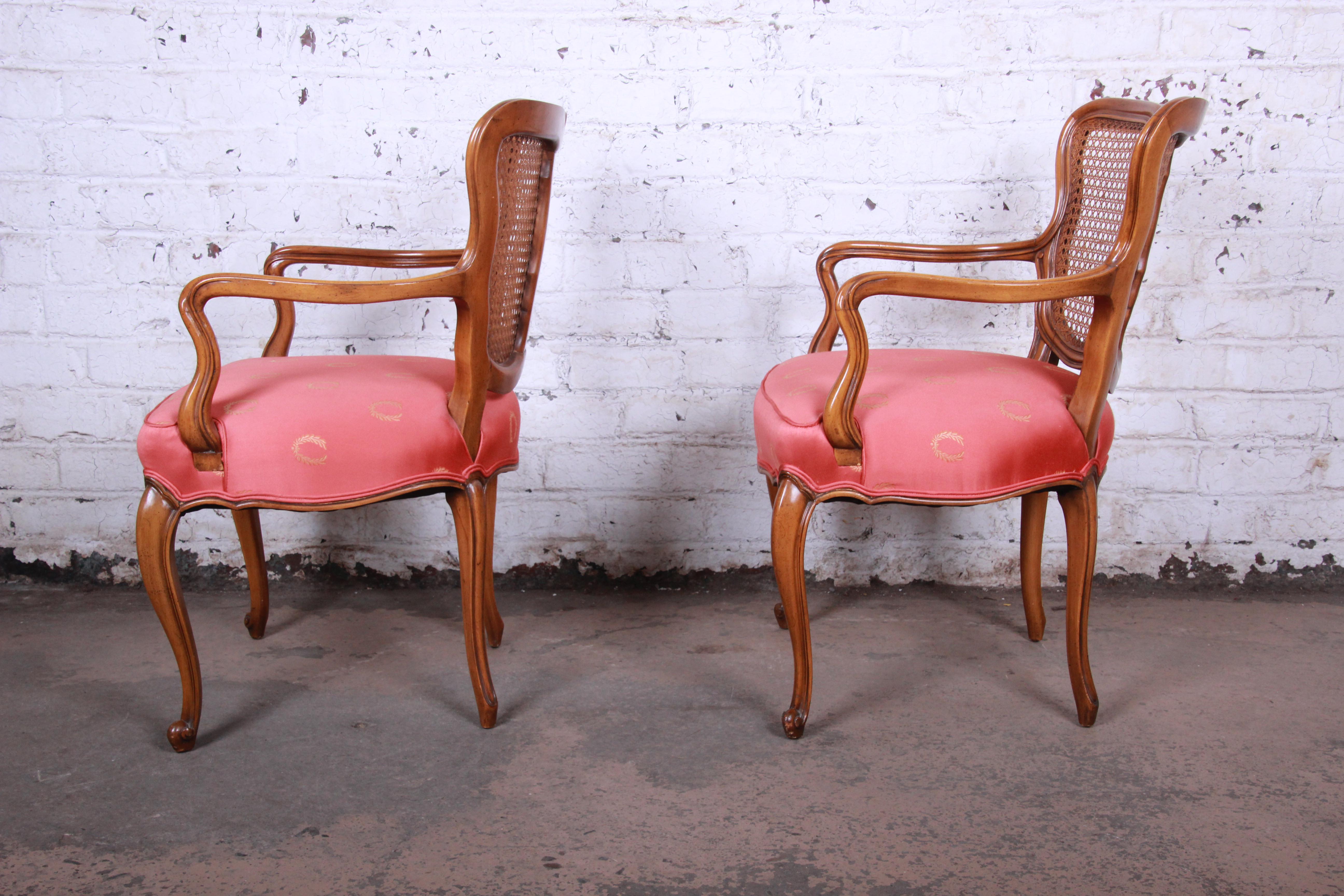 Vintage French Provincial Louis XV Style Armchairs, Pair In Good Condition In South Bend, IN